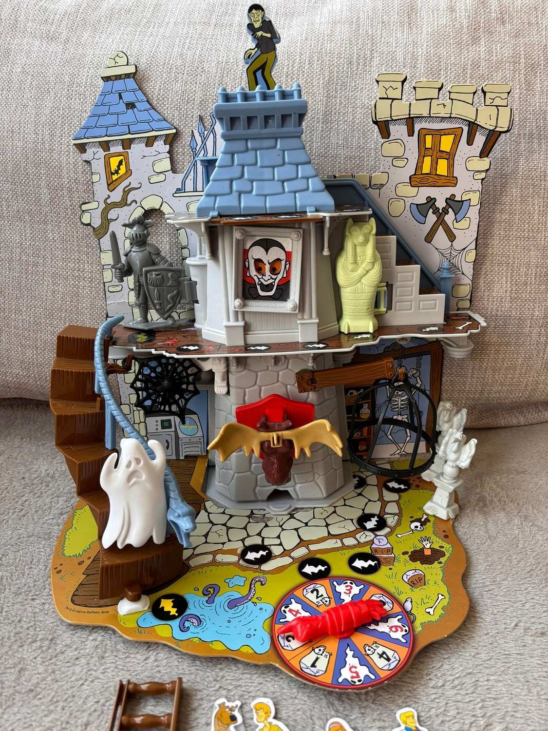 scooby-doo haunted house board game