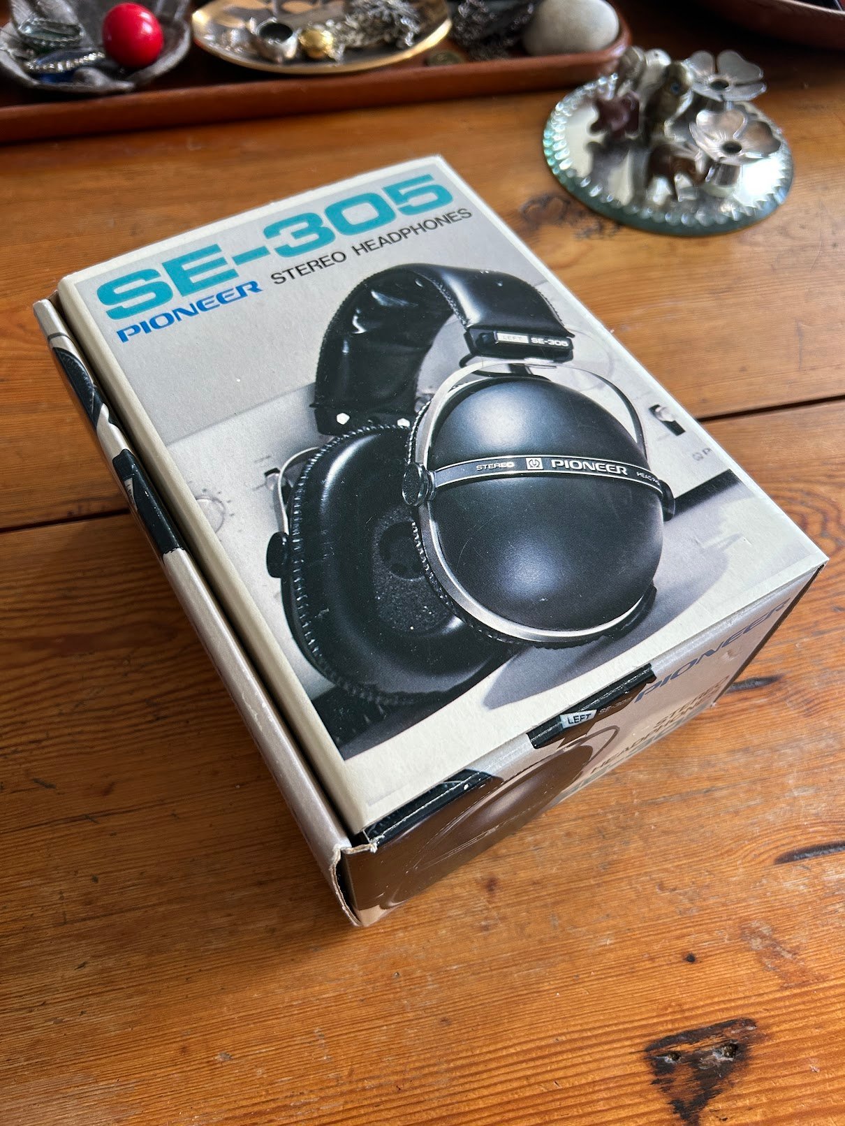 Se produkter som liknar PIONEER SE-305 Stereo på Tradera