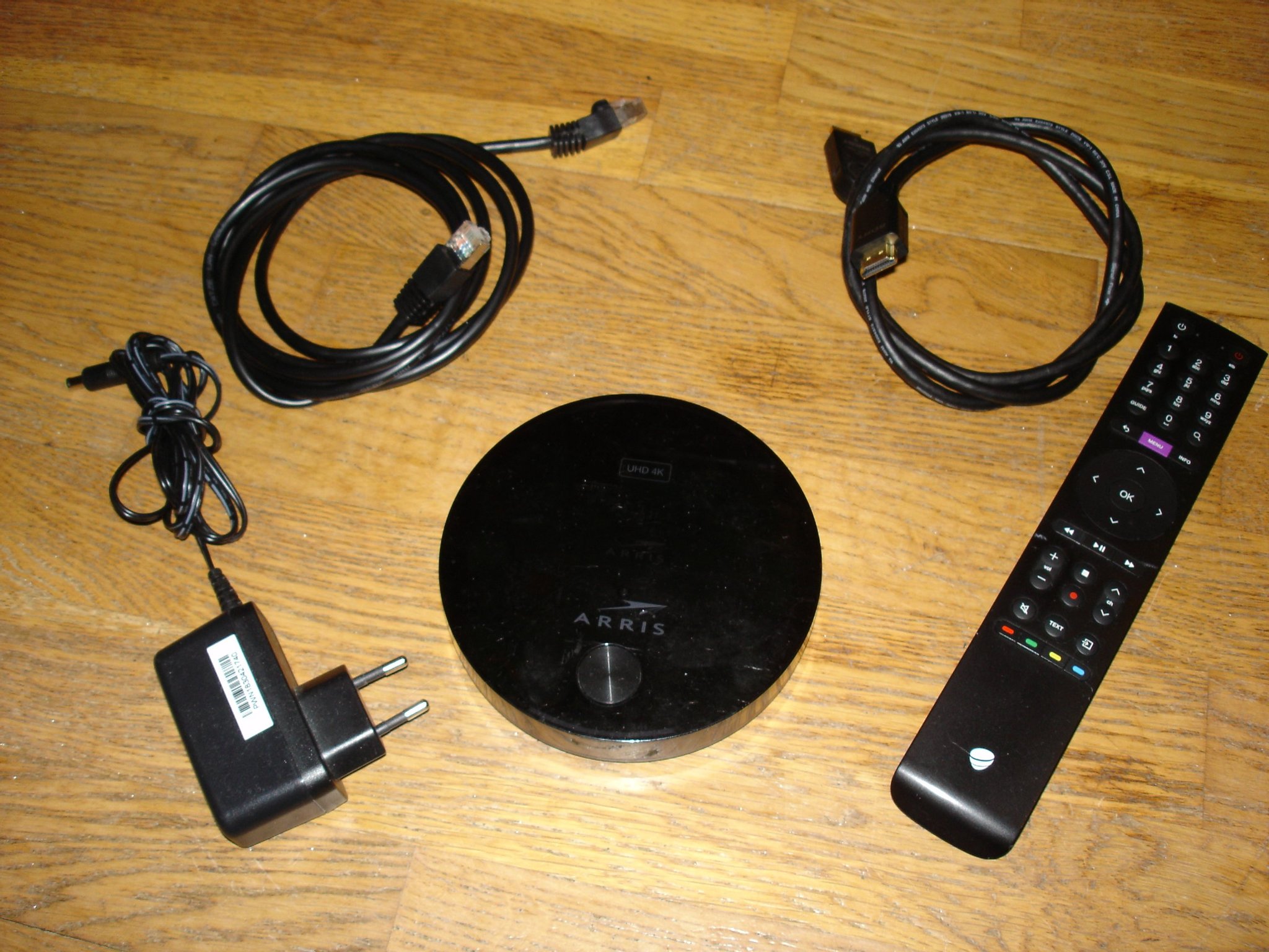 Telia TVbox ARRIS VIP 5305 BT ,,UHD 4K MED TILLBEHÖR