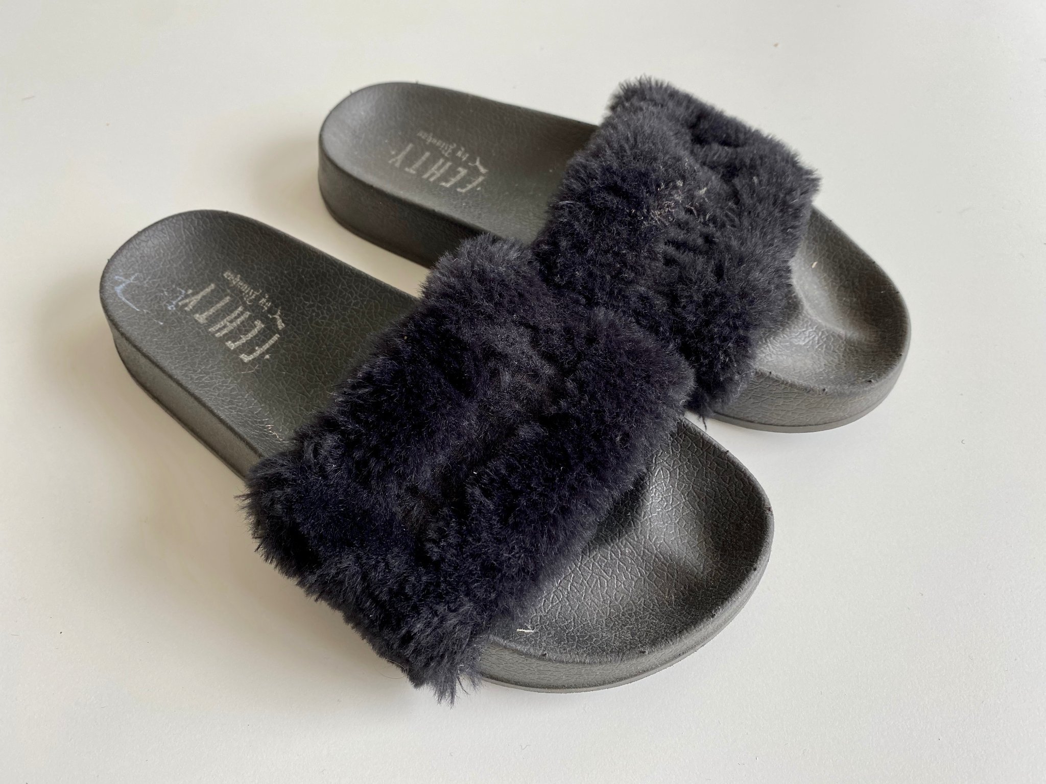 Puma Fenty Rihanna Päls Fur tofflor stl. 37 Puma Fenty Rihanna Päls Fur tofflor stl. 37