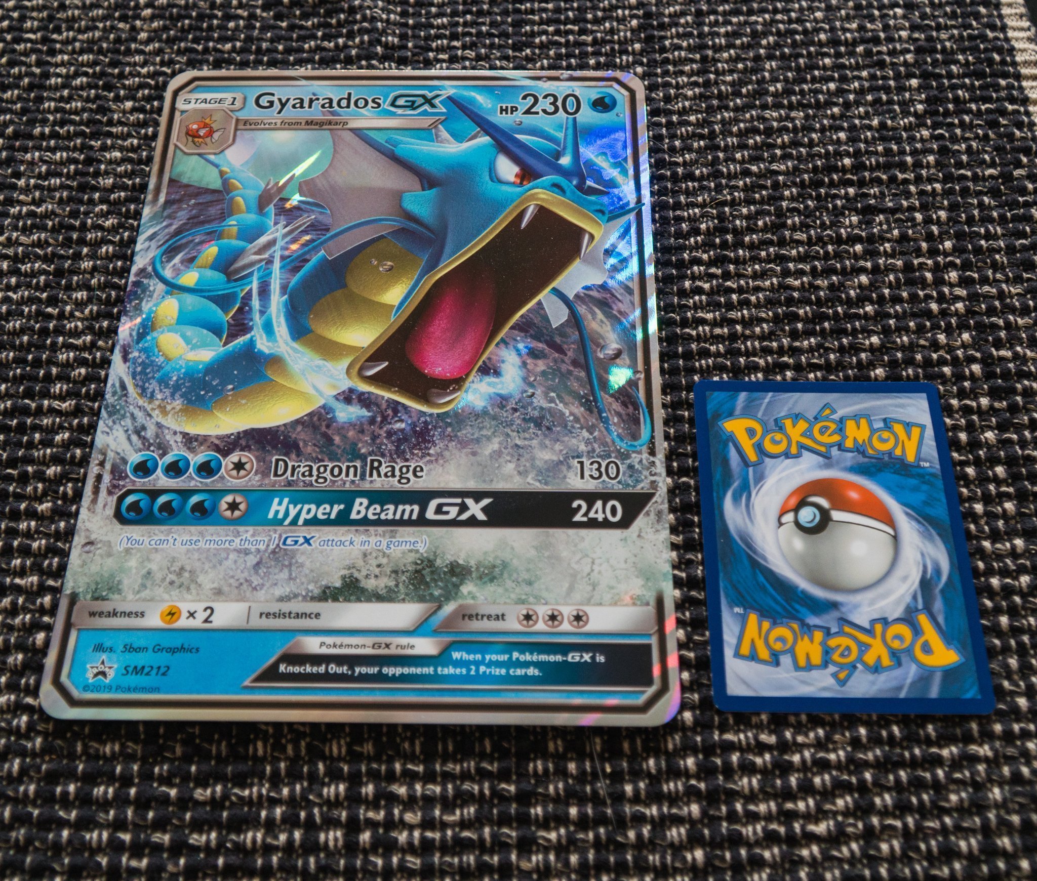 Pokemon Jumbokort - Gyarados GX - Big Size Jumbo Stort Kort Perfekt för Barn