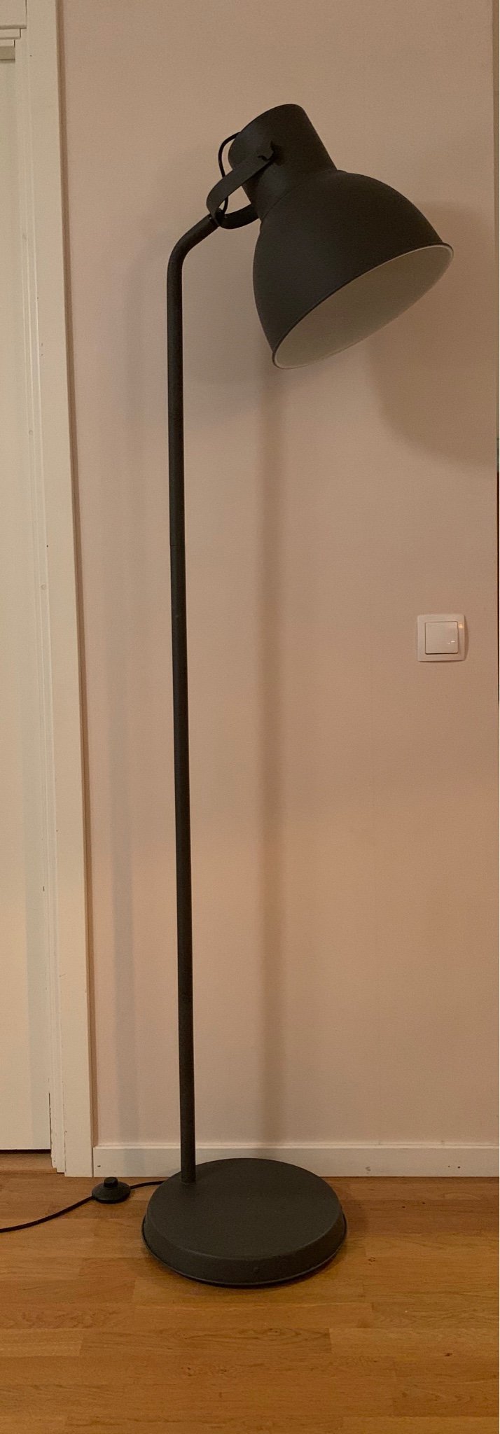 Golvlampa IKEA HEKTAR Golvlampa IKEA HEKTAR