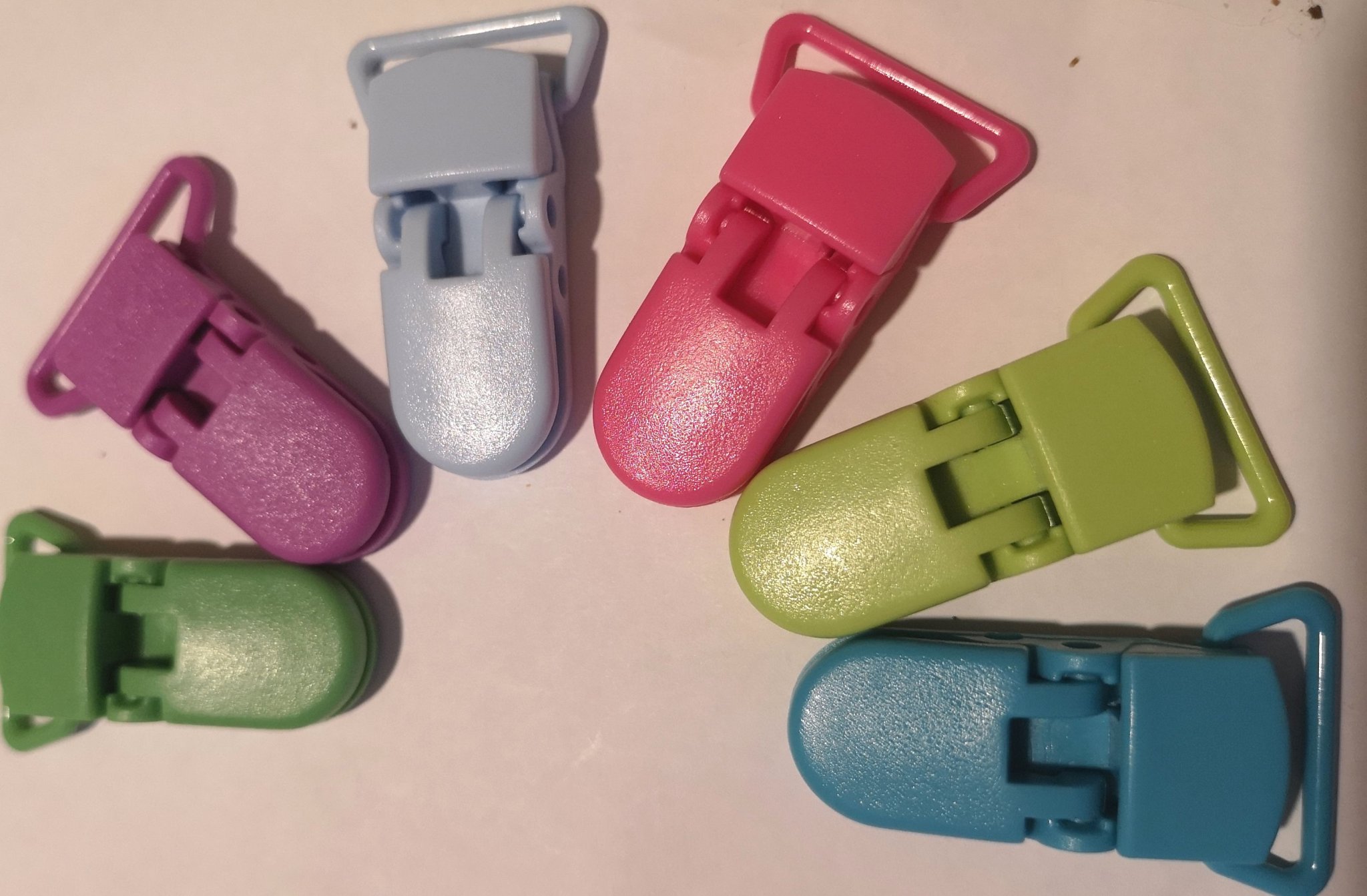 6 st Clips / Plastclips till napphållare (402526921) ᐈ Köp på Tradera