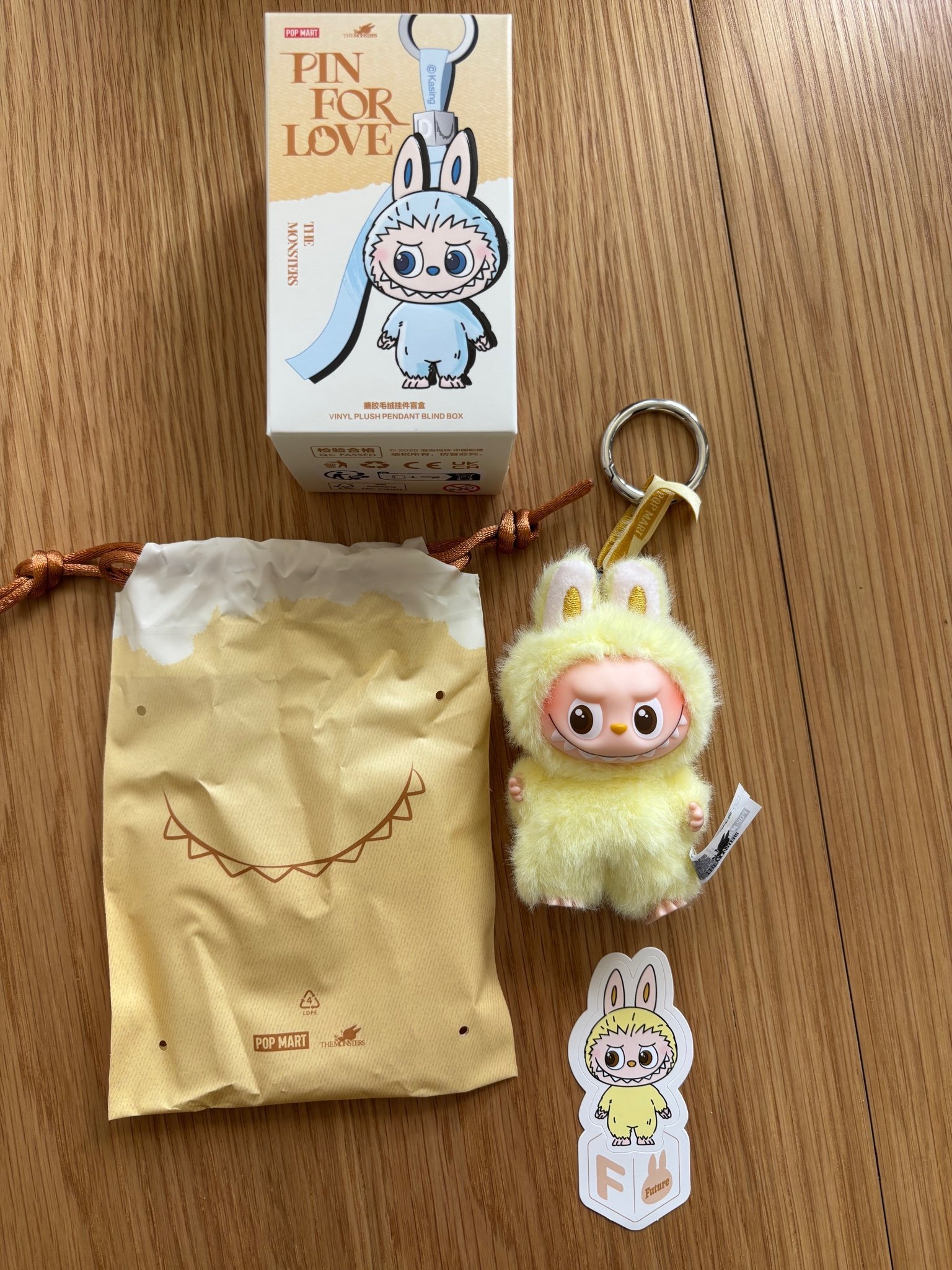 Pop Mart The Monsters Pin For Love | Köp på Tradera (694539971)