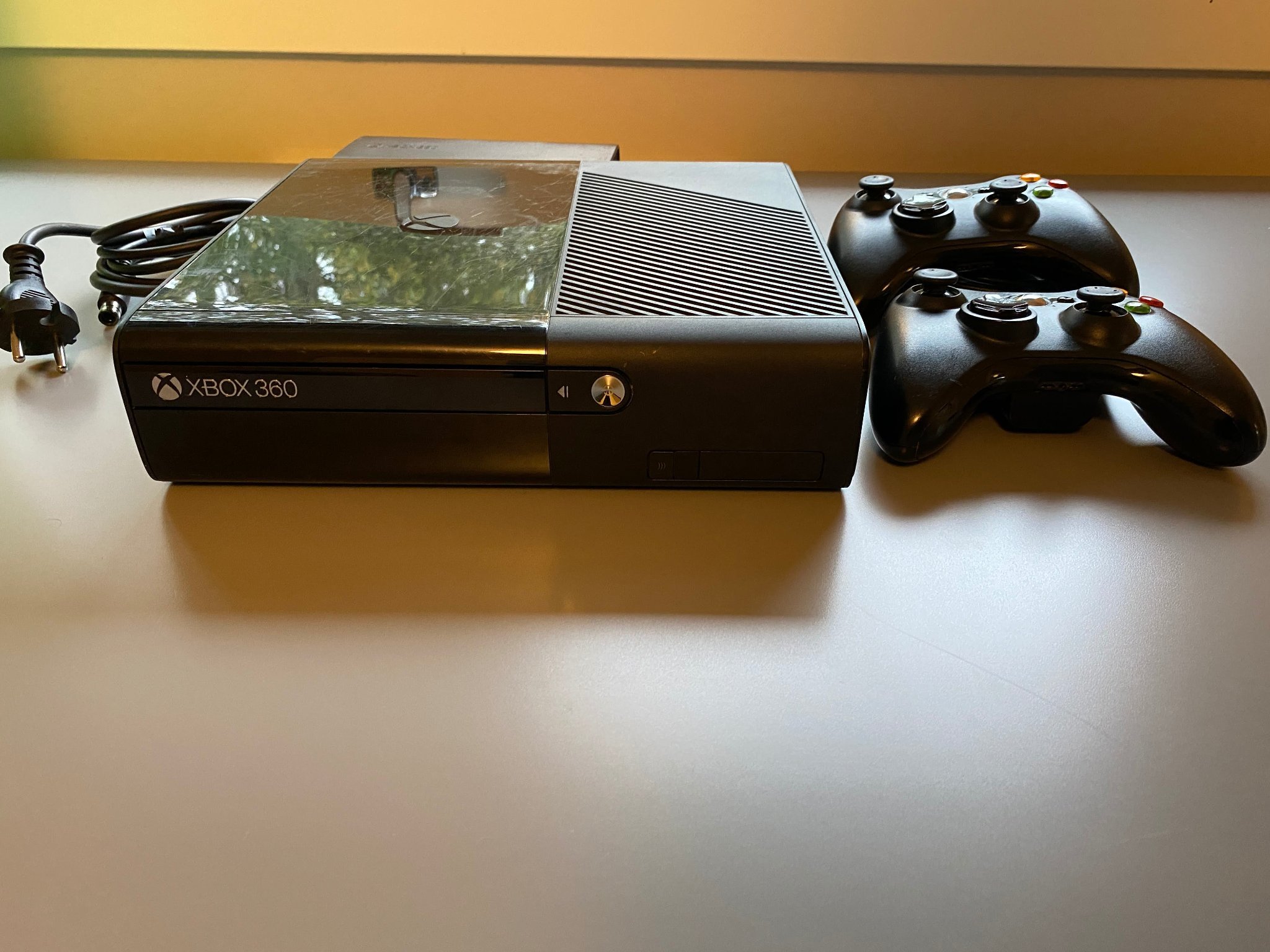 XBOX 360 500GB + 28 Spel paket (421651470) ᐈ Köp på Tradera