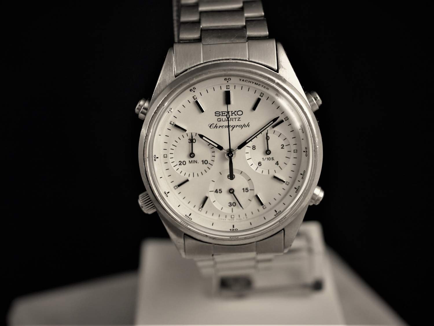 seiko chronograph james bond
