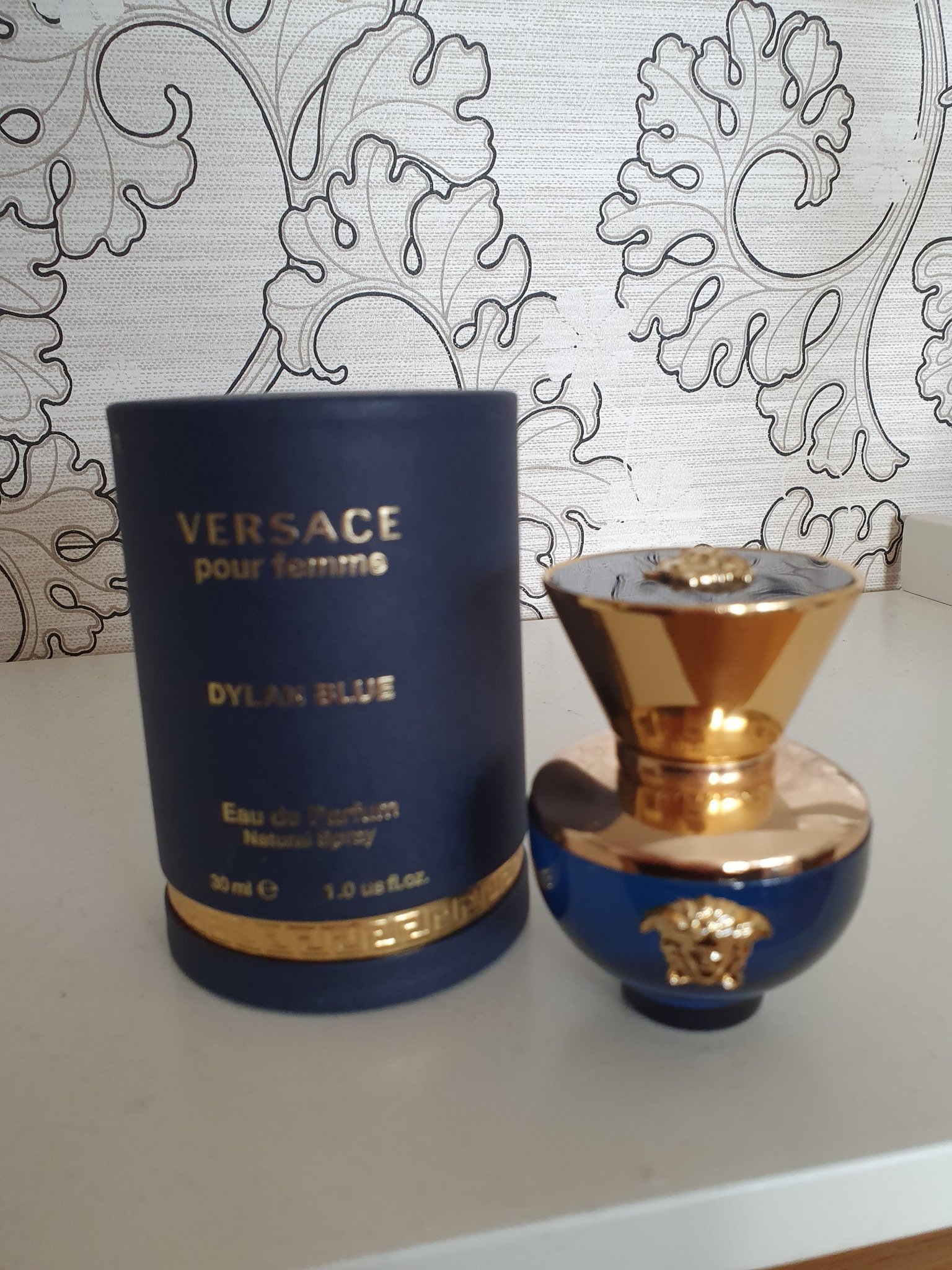 Ny oanvänd Versace Dylan Blue Pour Femme parfym.. (408638749 Dylan Blue Pour Femme EdP 50 ml Versace KICKS