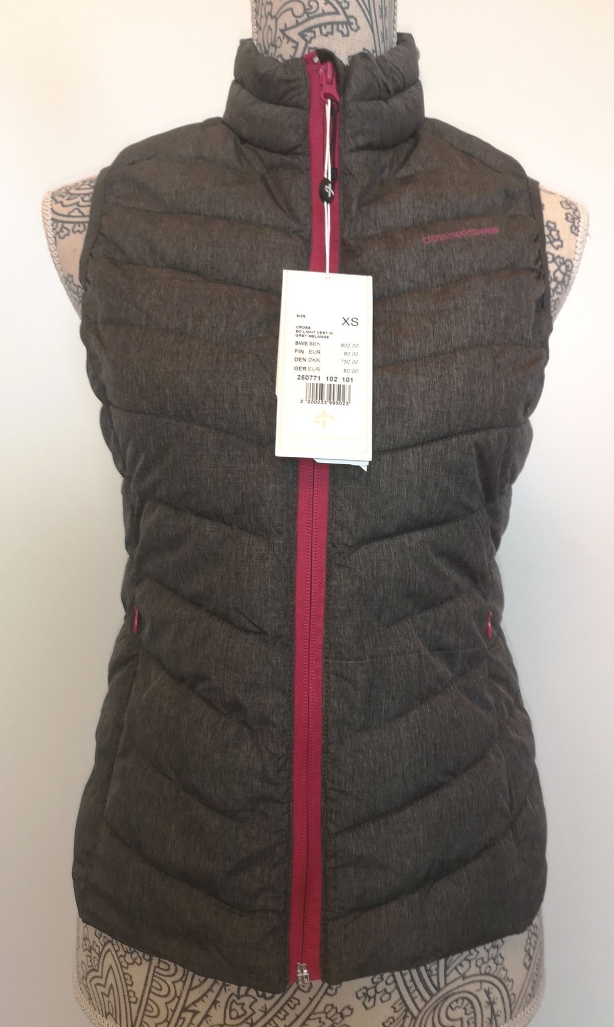 CROSS/SPORTWEAR kvalité väst, str XS, NYPRIS 800 kr!
