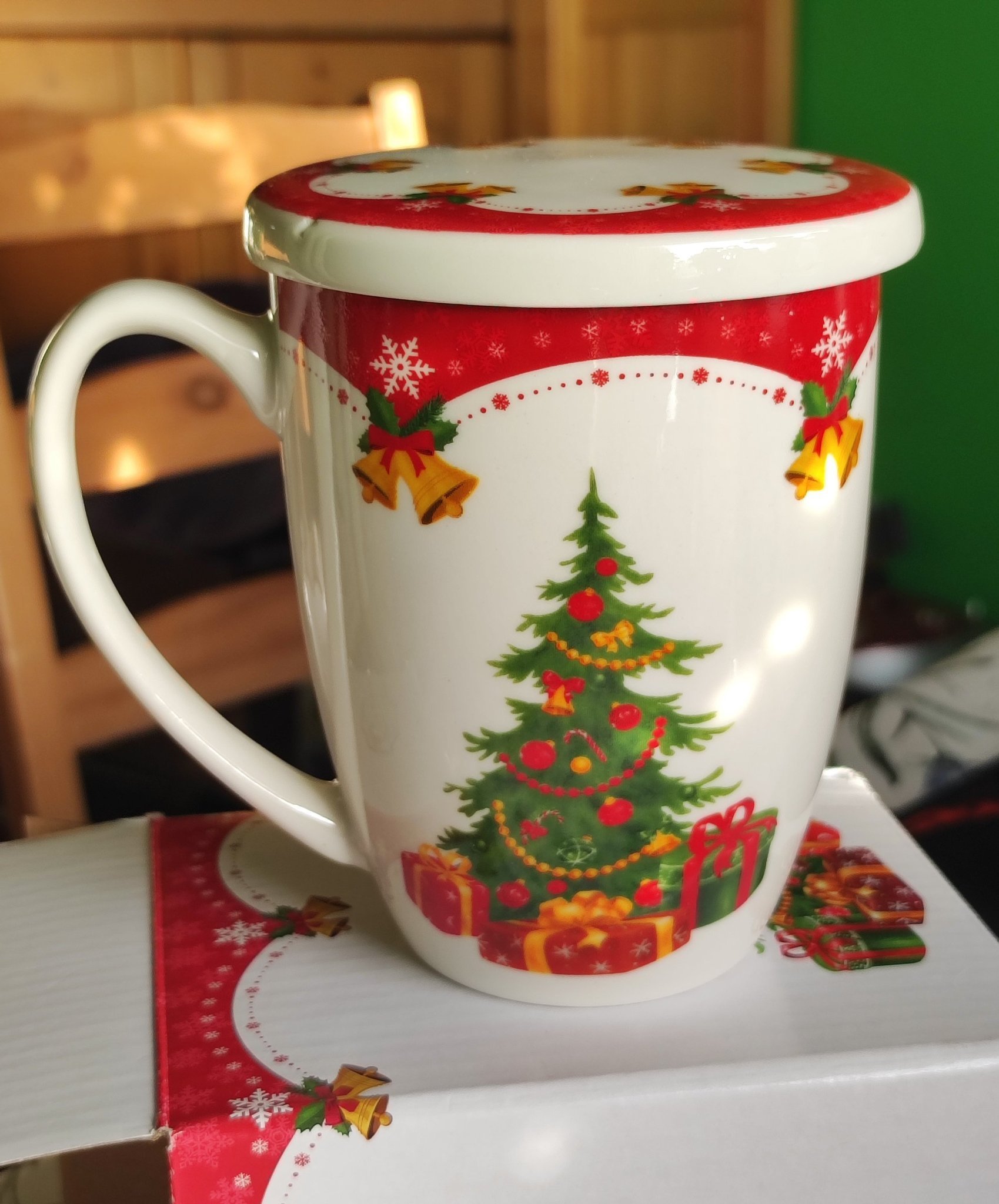 Keramisk julmugg Julgran / Julklappar / Jul. M.. Köp på Tradera