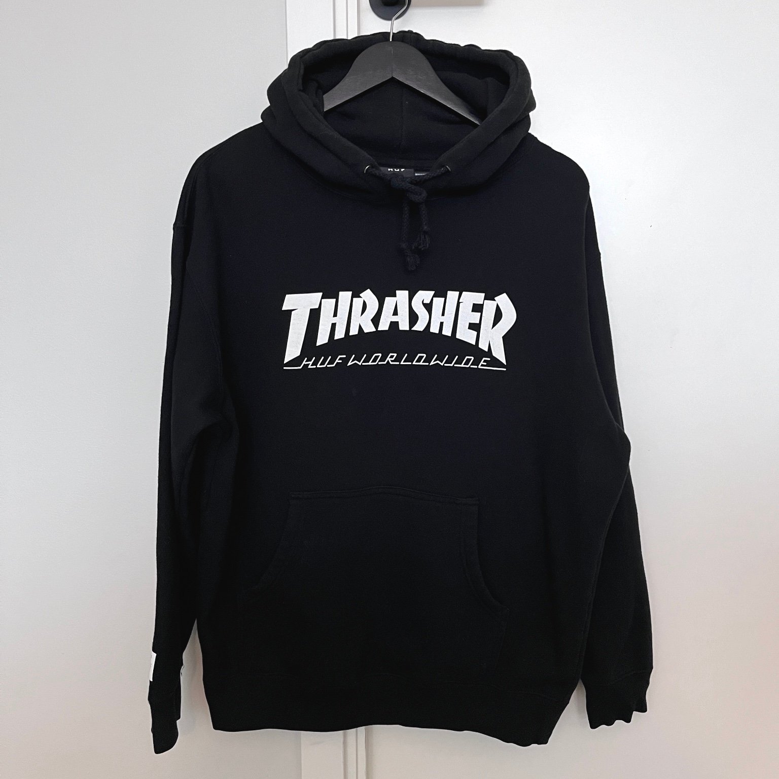 Svart thrasher deals hoodie