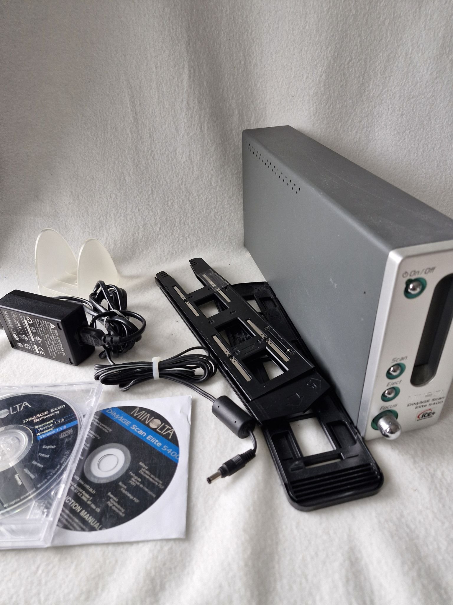 MINOLTA DiMAGE Scan Elite 5400（1シート通しただけ MINOLTA DiMAGE Scan Elite 5400（1シート通しただけ - メルカリ