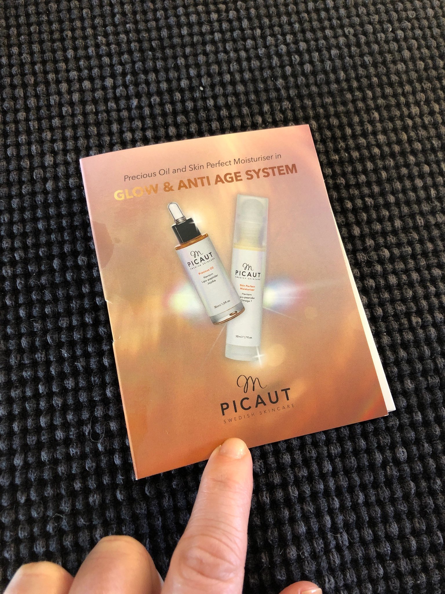 Picaut Glow Booster Precious Oil 3ml samt Skin Perfect Moisturiser