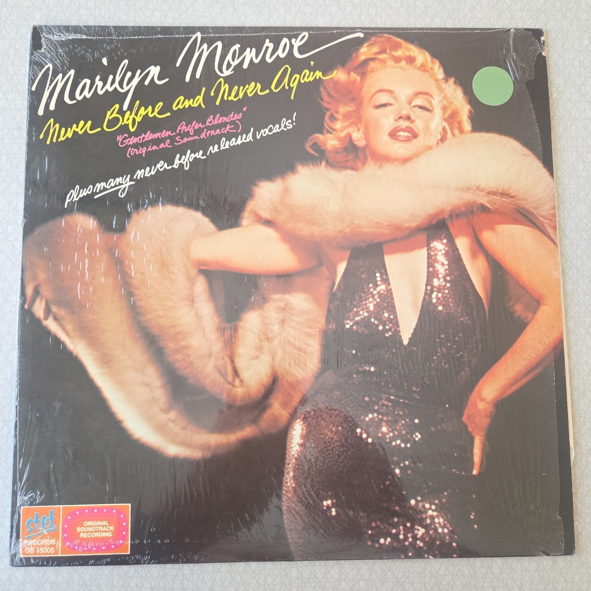 Se produkter som liknar Marilyn Monroe - Never Before.. på
