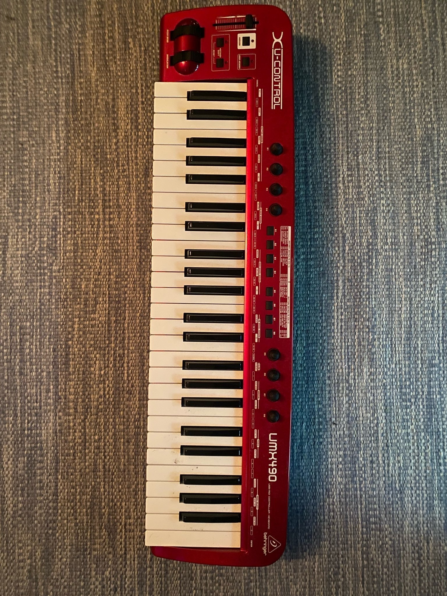 Behringer UMX490 MIDI-keyboard | Köp på Tradera (718463052)