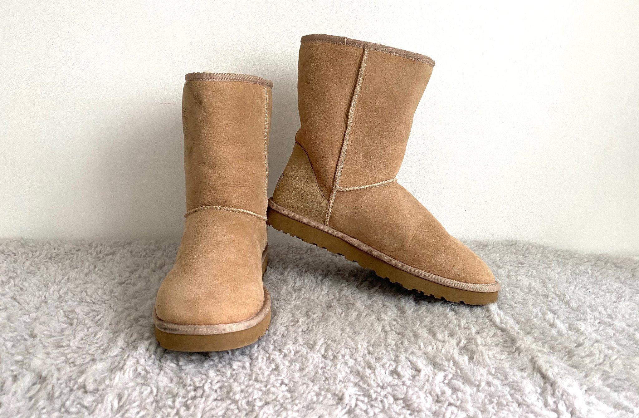 UGG AUSTRALIA BOOTS CLASSIC STÖVLAR FÅRSKINN CURLINGKÄNGOR SKINN ÄKTA ! Strl 43 UGG AUSTRALIA BOOTS CLASSIC STÖVLAR FÅRSKINN CURLINGKÄNGOR SKINN ÄKTA ! Strl 43