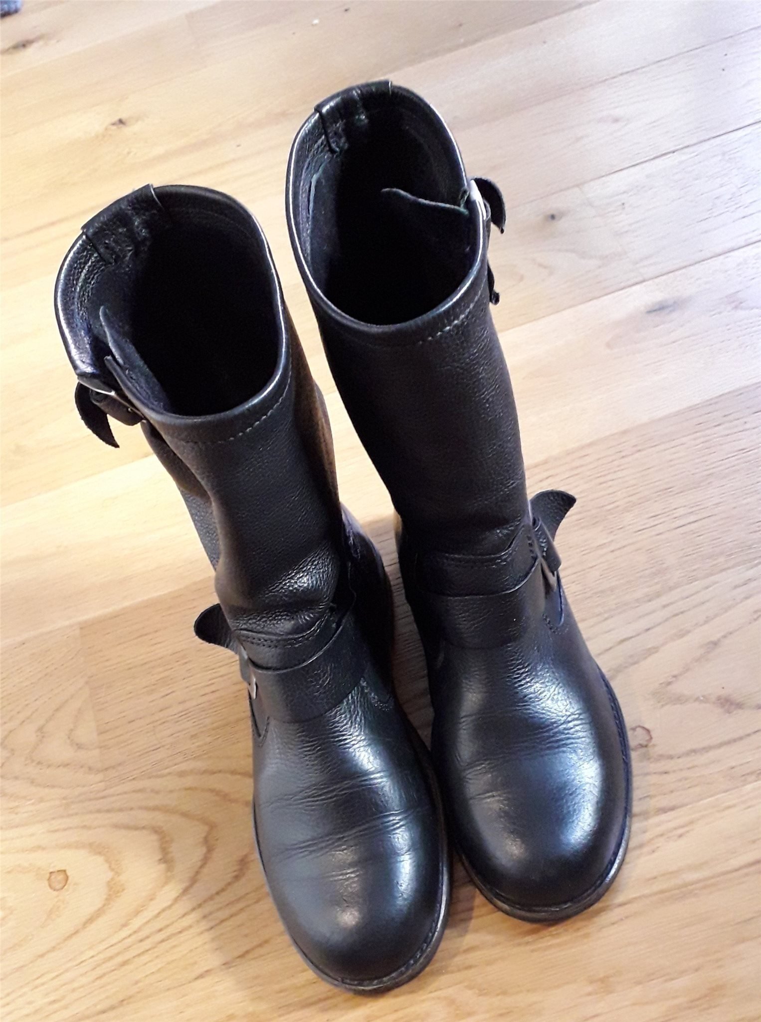 Svarta RIZZO stövlarboots i skinn, storl. 38 (347225344) ᐈ Svarta RIZZO stövlarboots i skinn, storl. 38 (347225344) ᐈ