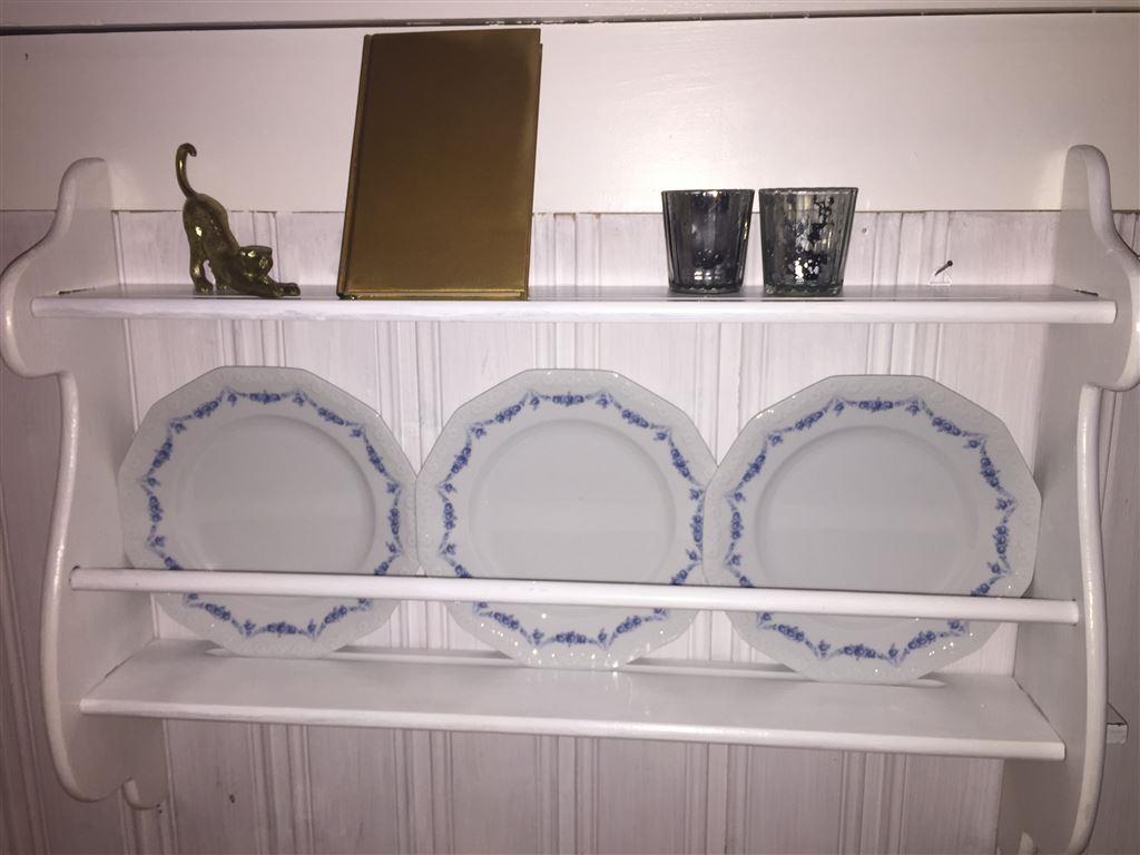 Tallrikshylla hylla förvaring shabby chic lantlig vit på tradera.com