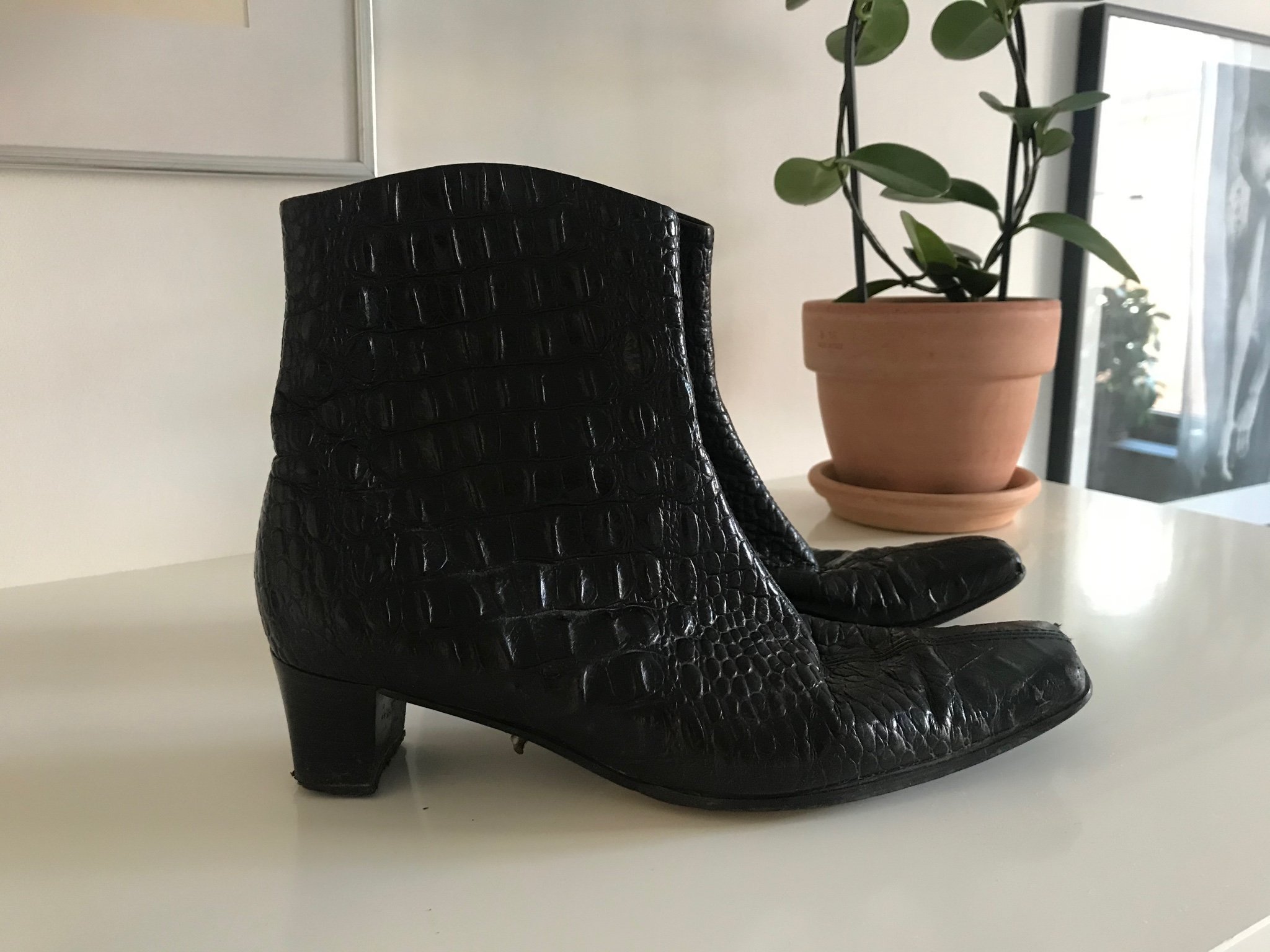 Boots Svart Reptil Läder Skinn Stövlar Stövletter Strl 39 Skor Retro Vintage Boots Svart Reptil Läder Skinn Stövlar Stövletter Strl 39 Skor Retro Vintage