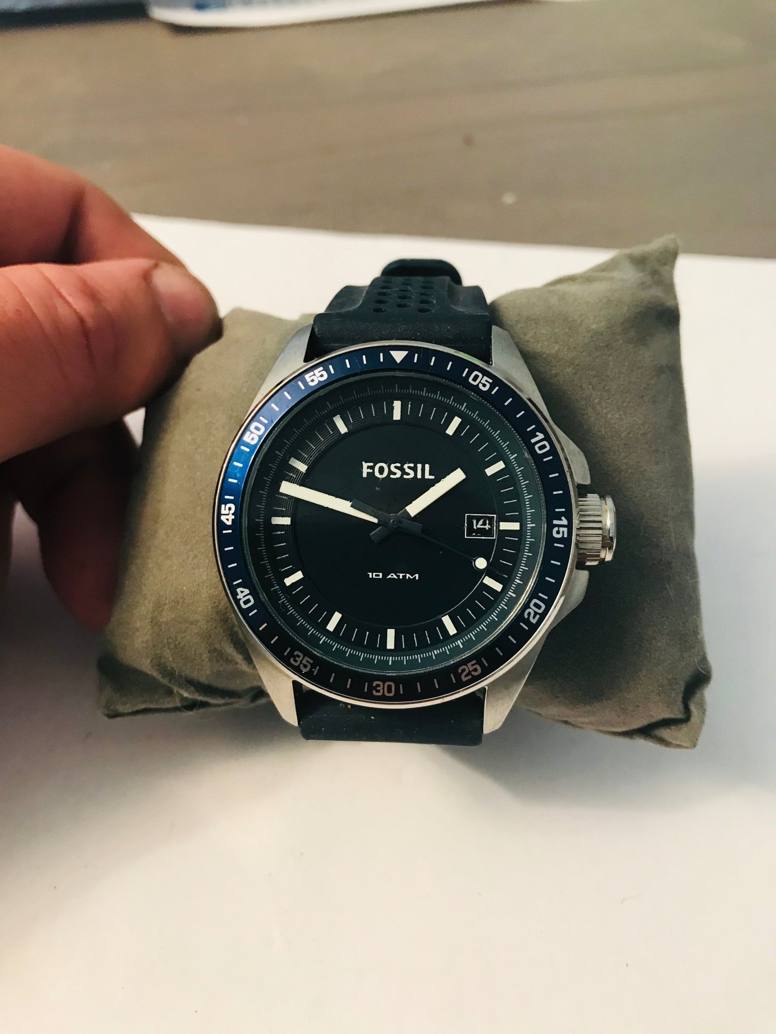 fossil 10 atm features