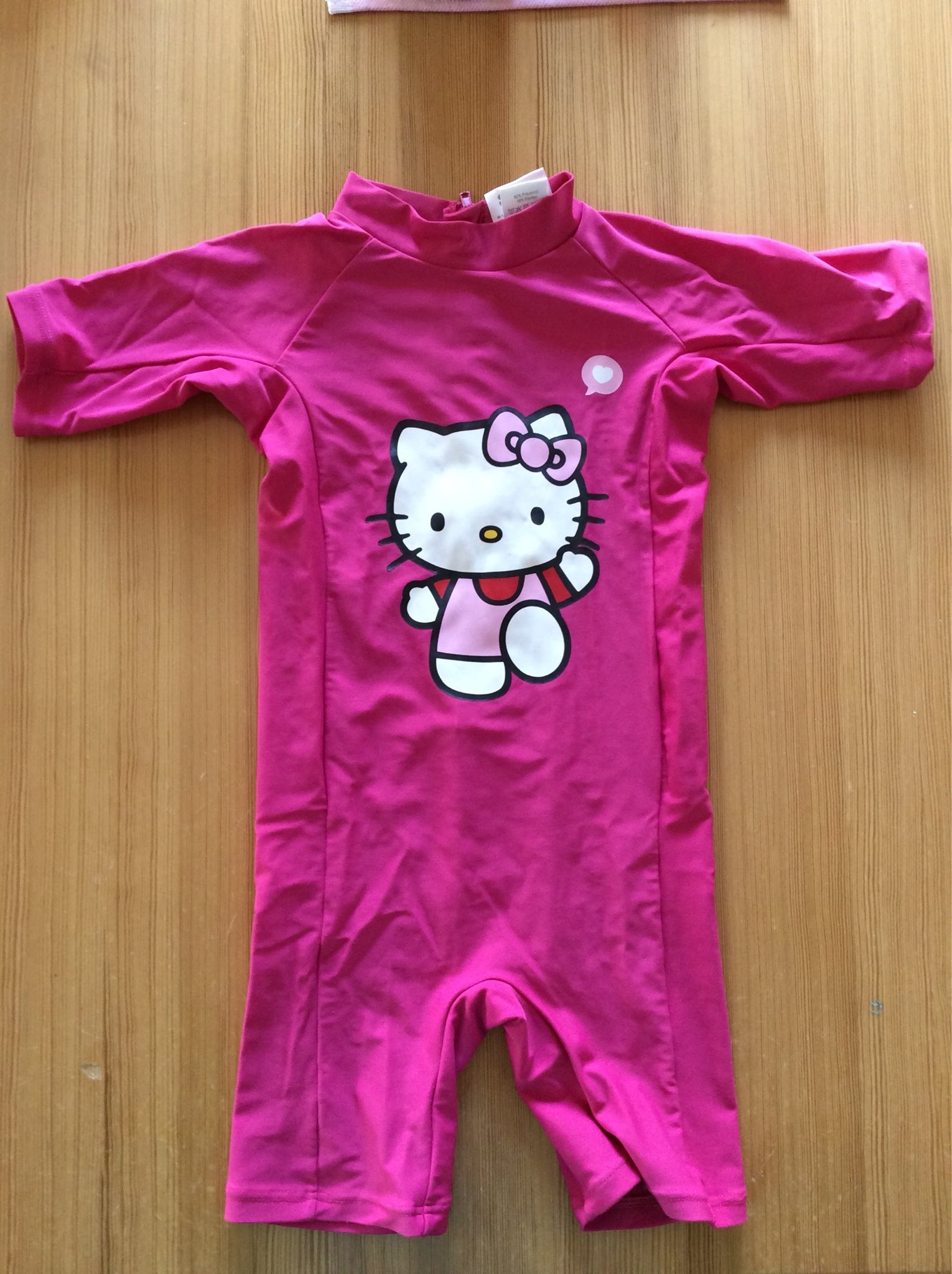 hello kitty uv dräkt hello kitty uv dräkt