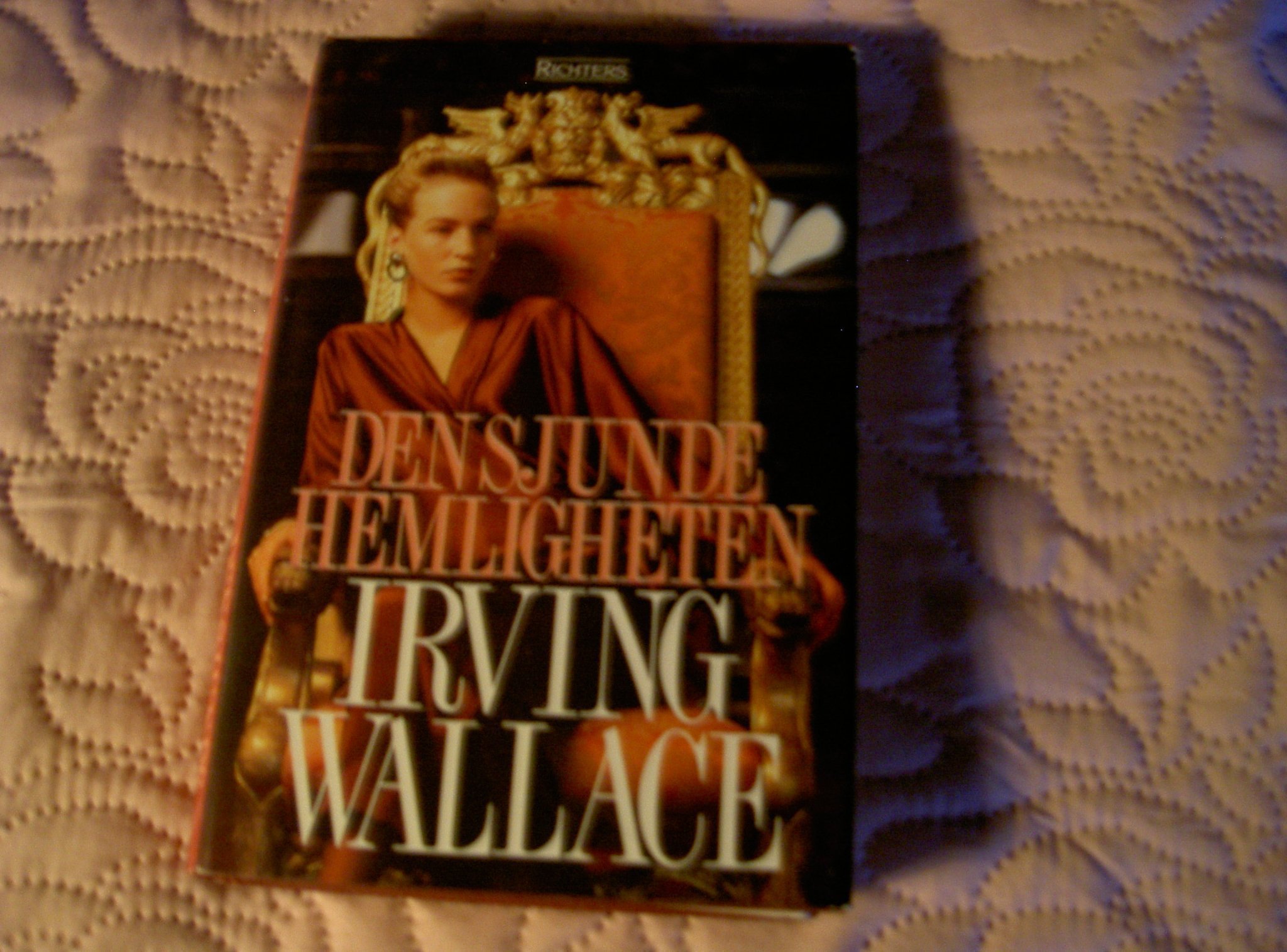 Den sjunde hemligheten, Irwing Wallace