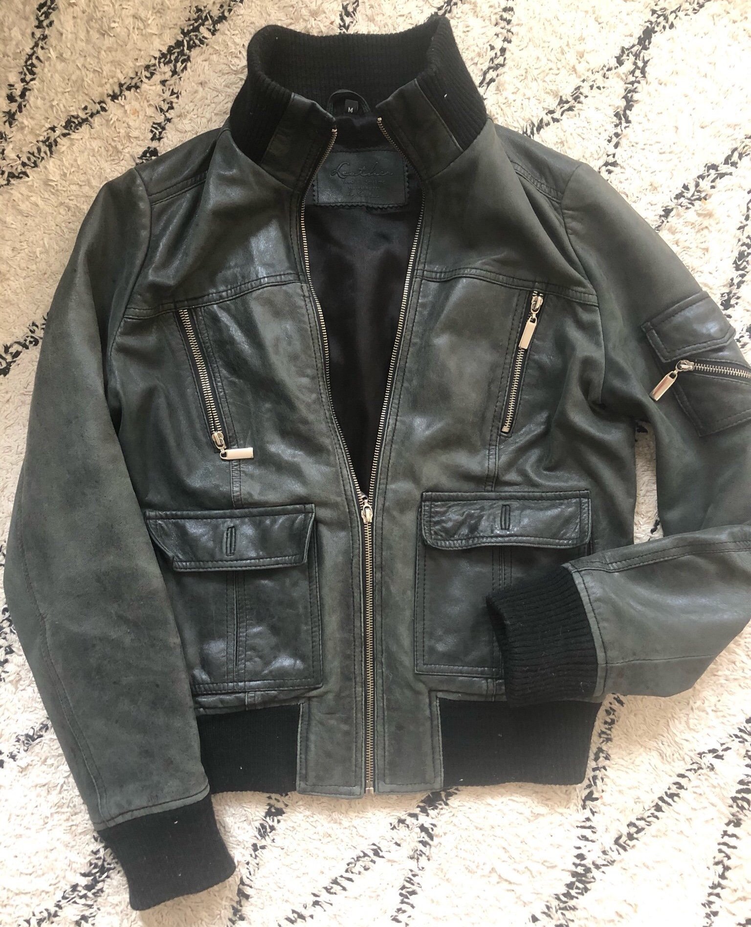 Perfekt slitet vintage skinnjacka strl M Perfekt slitet vintage skinnjacka strl M