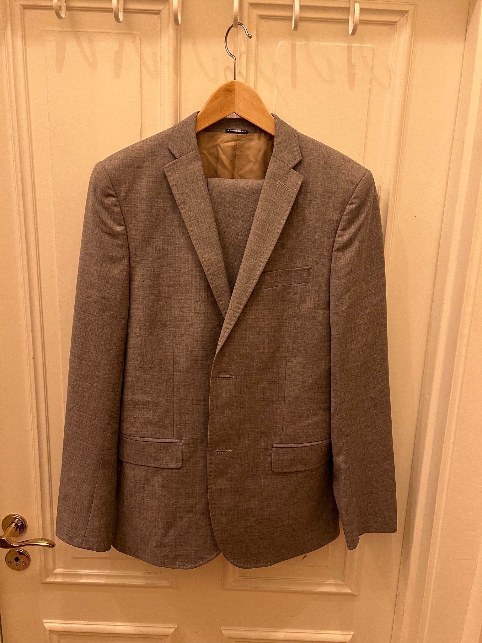 J. Lindeberg kostym slim fit ljusgrå Köp på Tradera (562005054)