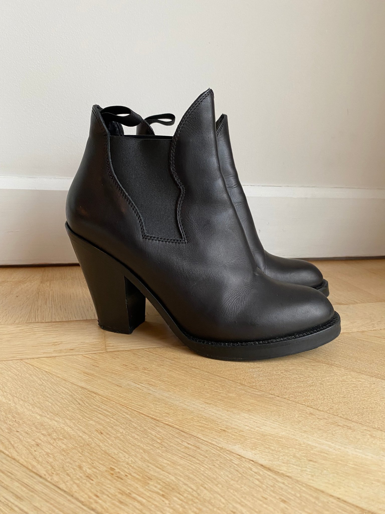 Se produkter som liknar Svarta Acne Studios Star boot p Tradera