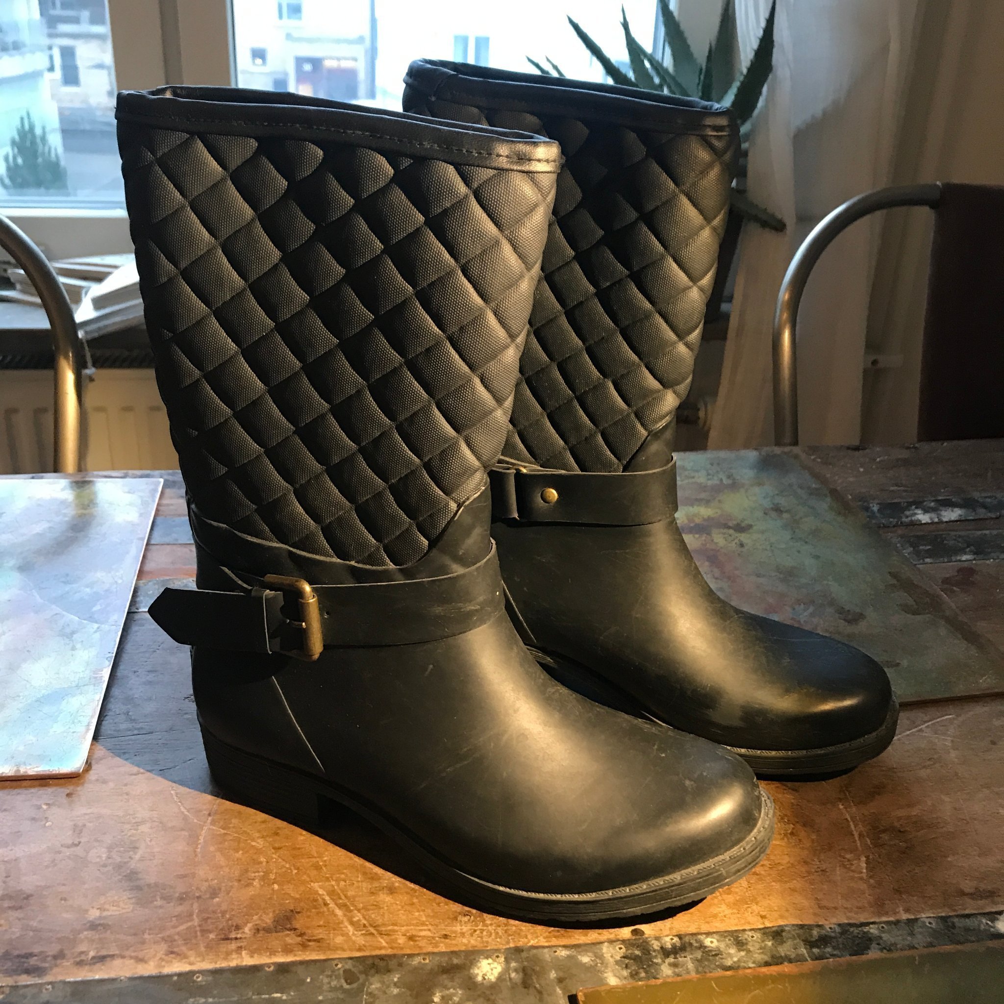 Trendiga gummistövlarrubber boots från Colors .. (394026547 Trendiga gummistövlarrubber boots från Colors .. (394026547