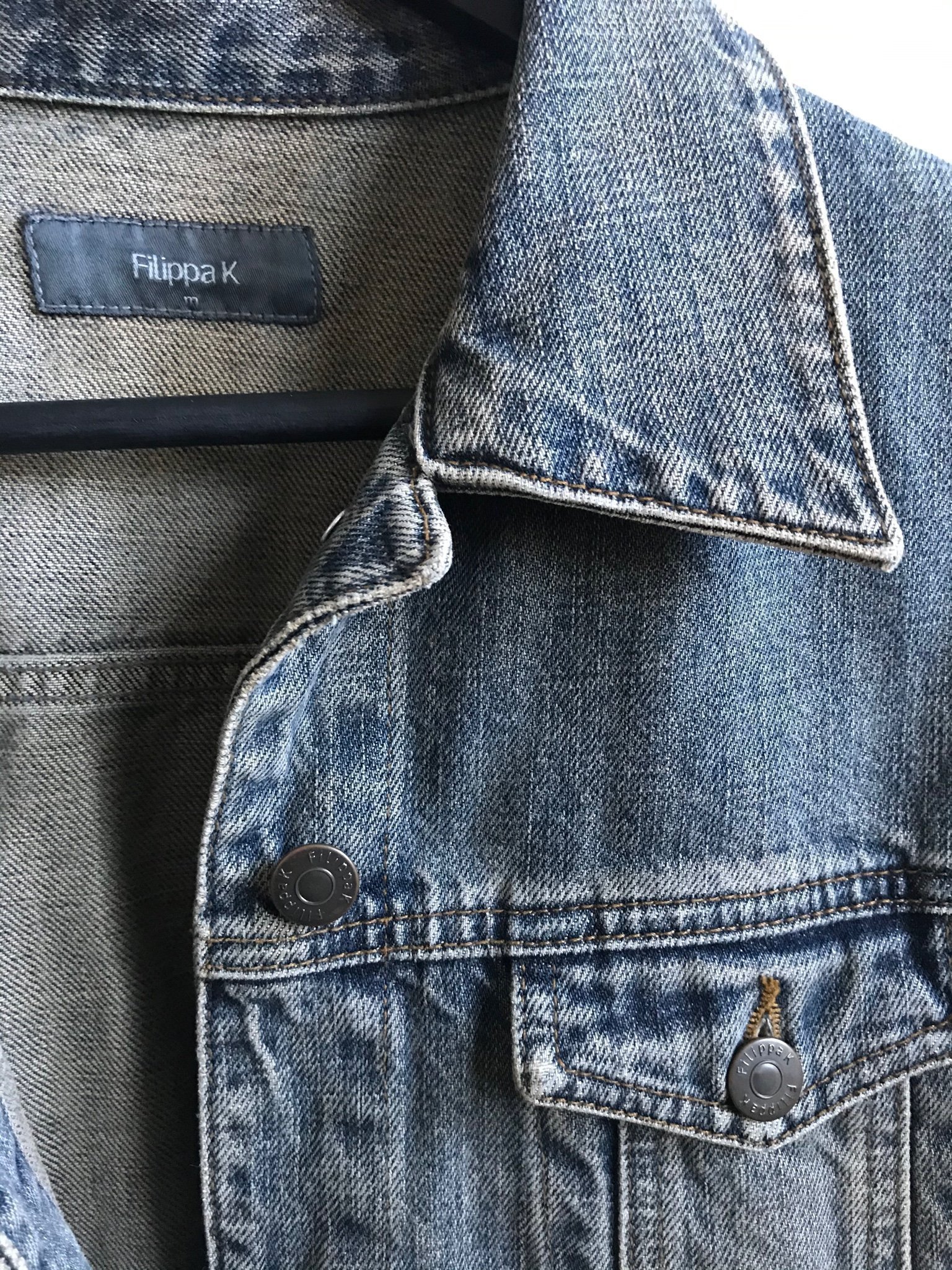 Filippa K jeansjacka, dam, Strl M. (394211224) ᐈ Köp på Tradera Filippa K jeansjacka, dam, Strl M. (394211224) ᐈ Köp på Tradera