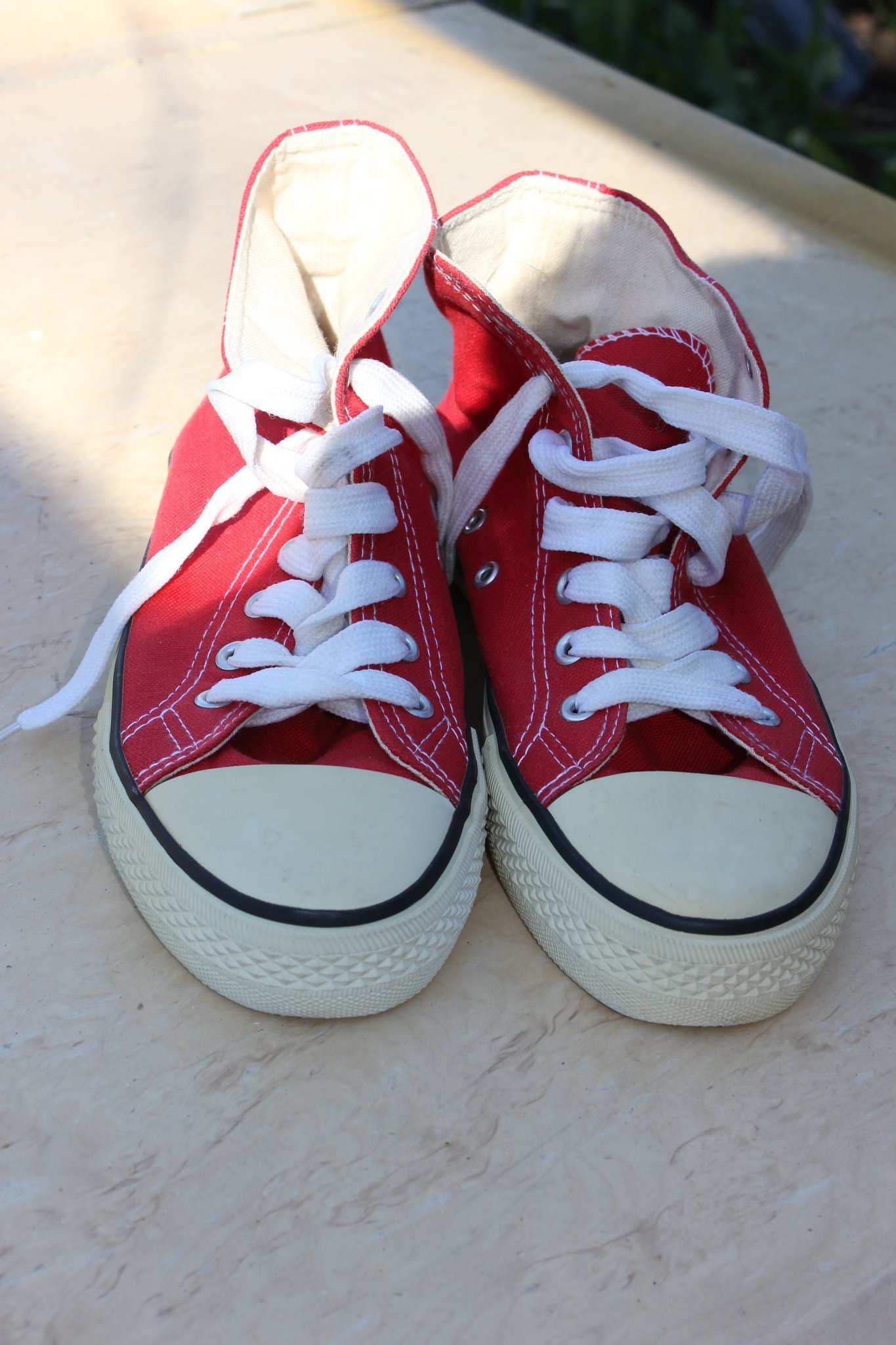 SNEAKERS, TYGSKOR, STRL. 37,Canvastyg – klassiskt material