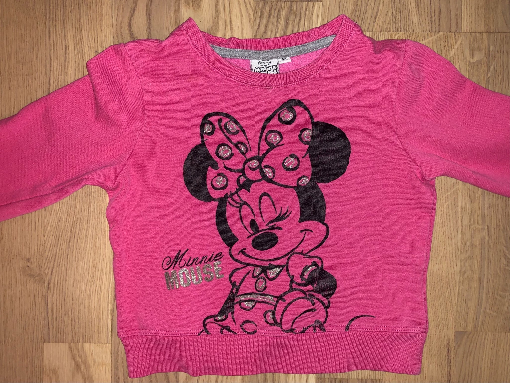 Söt rosa cerise tröja med Mimmi disney. storlek 92/98 (104)