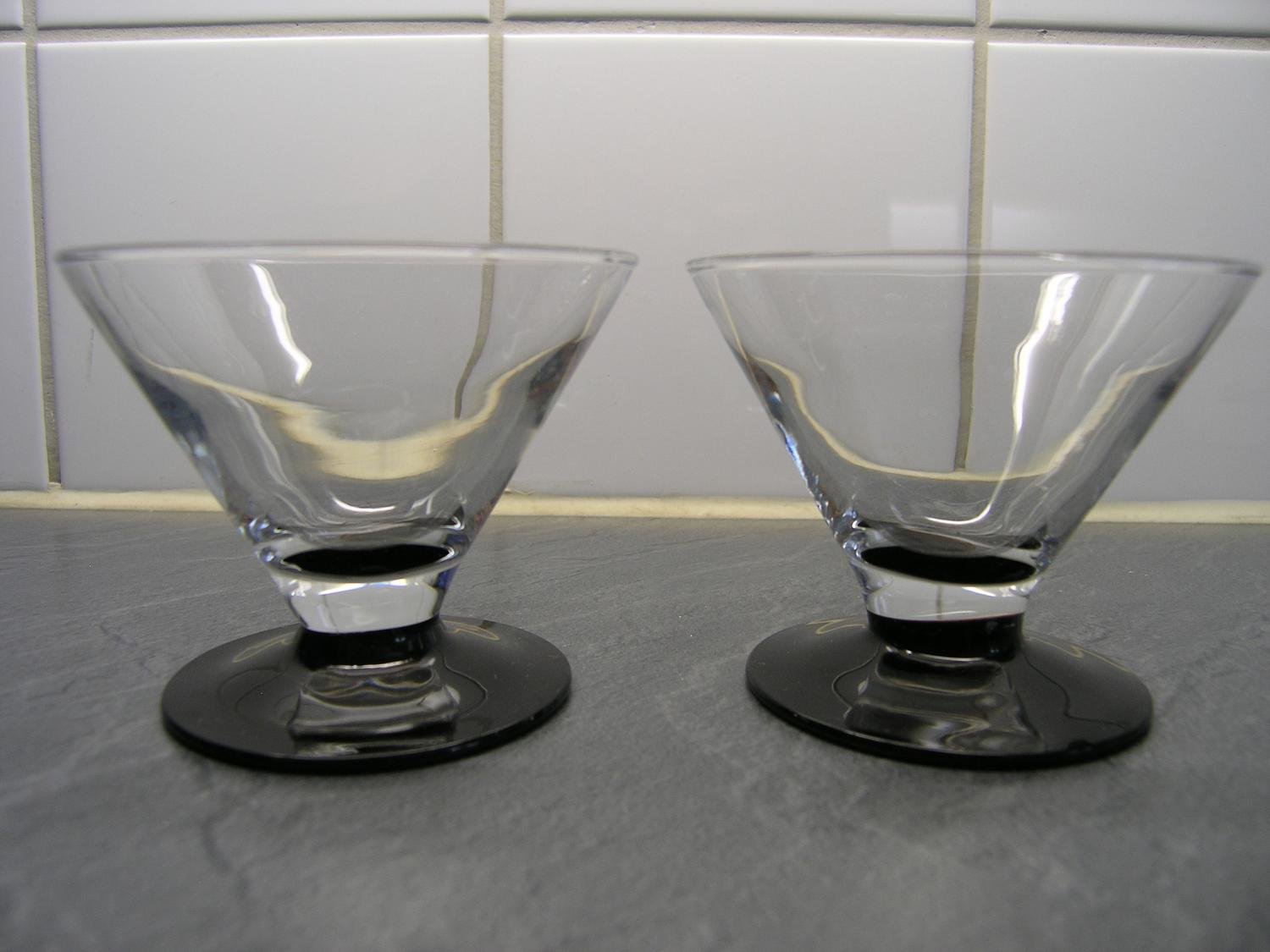 2 läckra champagneskålar, starkvinsglas, svart fot, France, glas