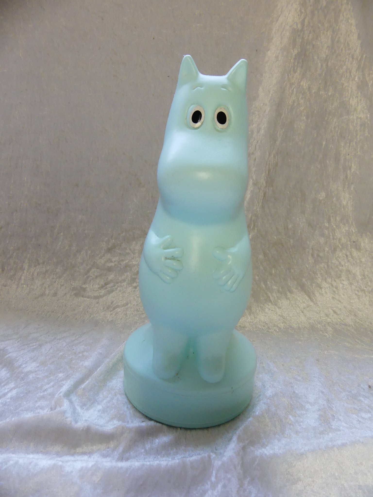 Mumin i plast.
