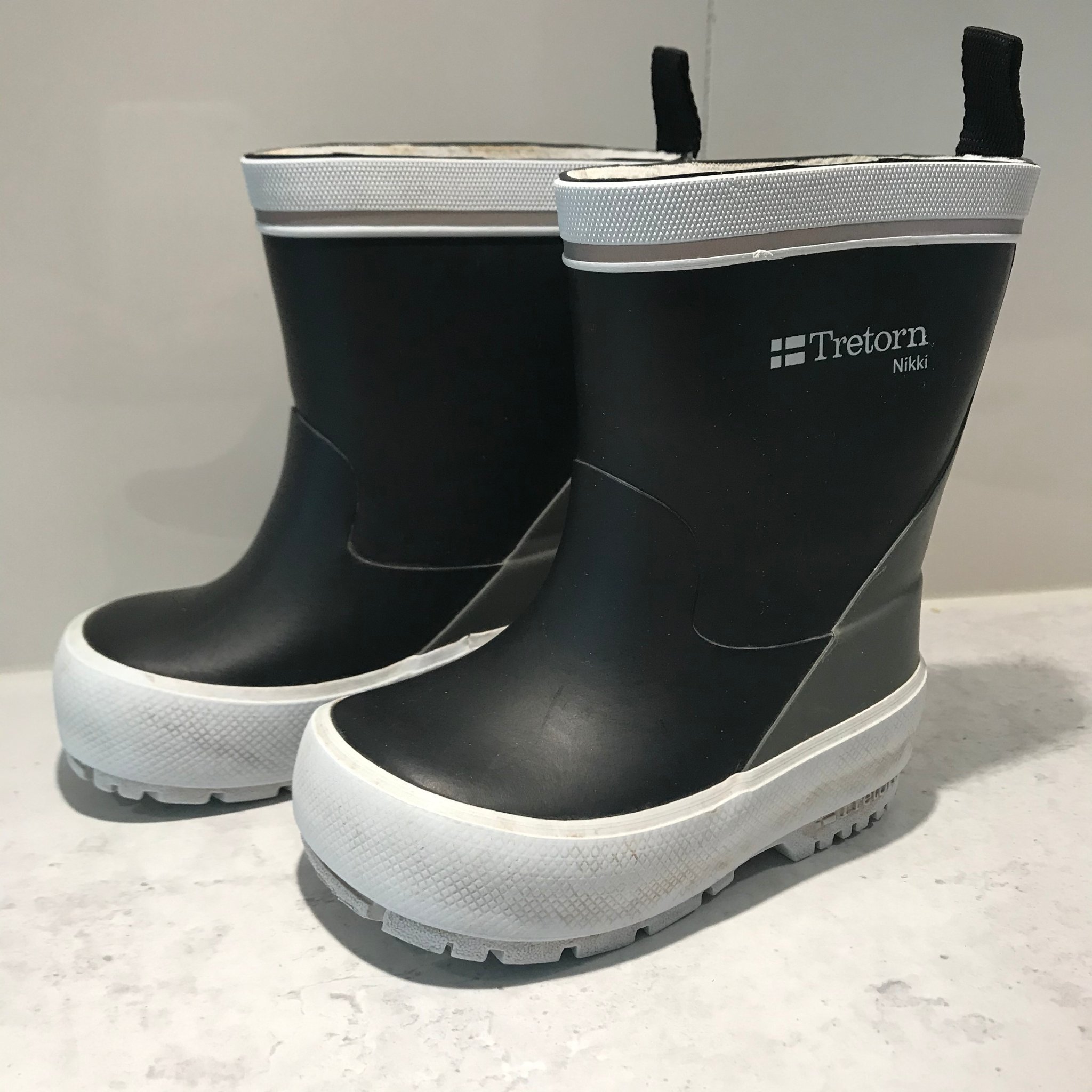 Tretorn Nikki svarta stl 20. Fint skick! (413915531) ᐈ Köp Tretorn Nikki svarta stl 20. Fint skick! (413915531) ᐈ Köp