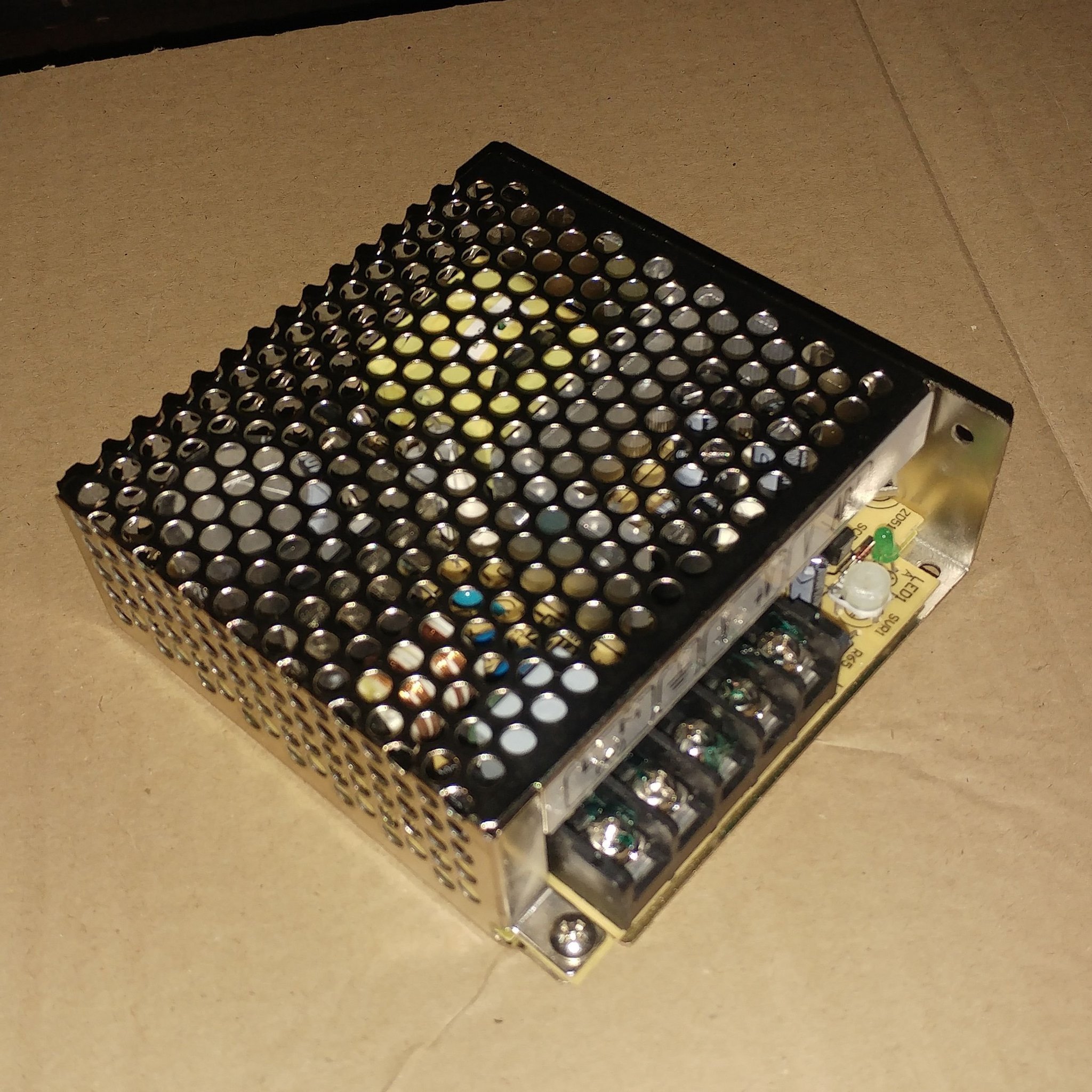 Se produkter som liknar Mean Well 230V till 12V / 4.2.. på Tradera ...
