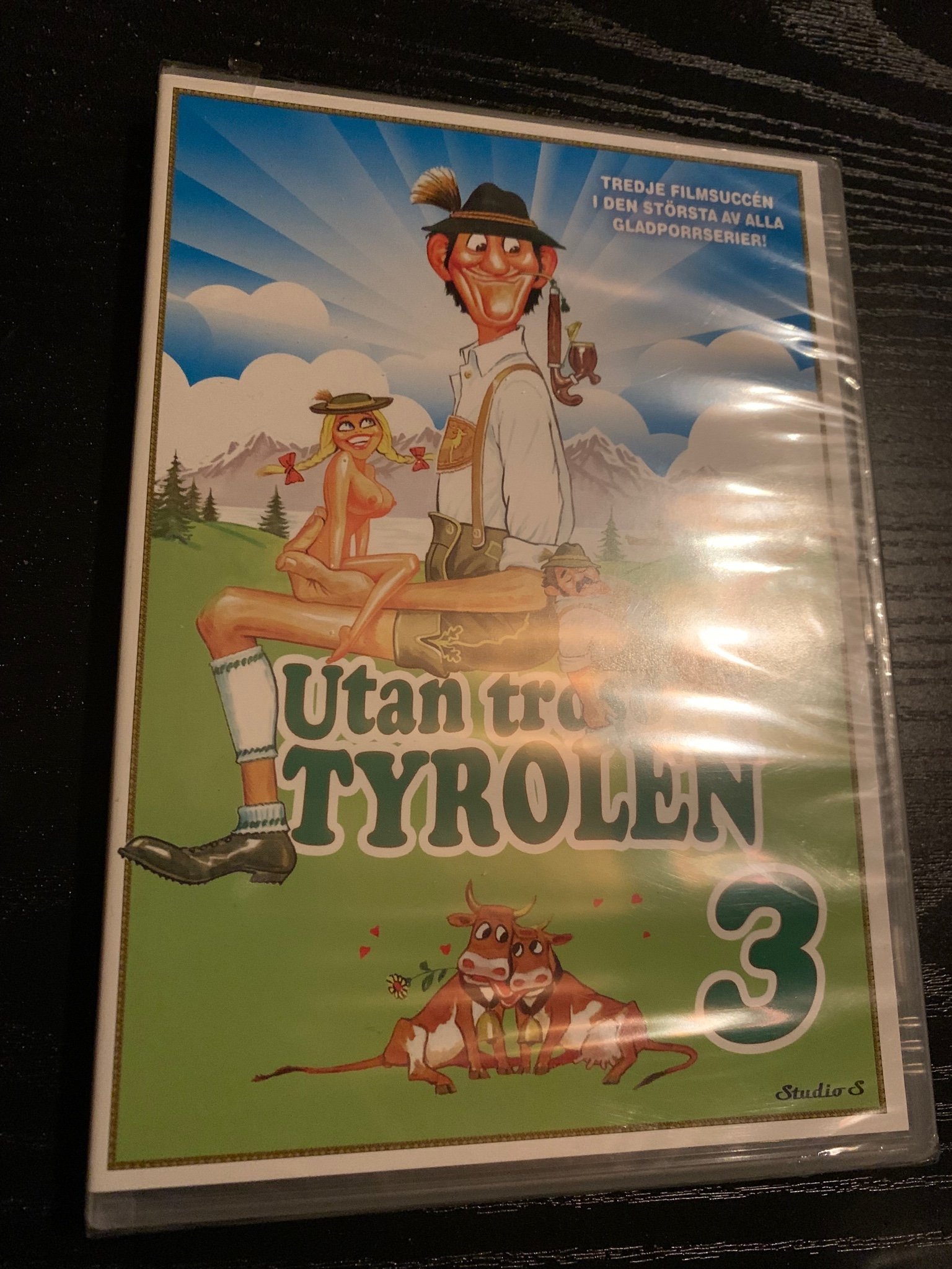 Se produkter som liknar Utan trosor i tyrolen 3 Studi.. på Tradera ...