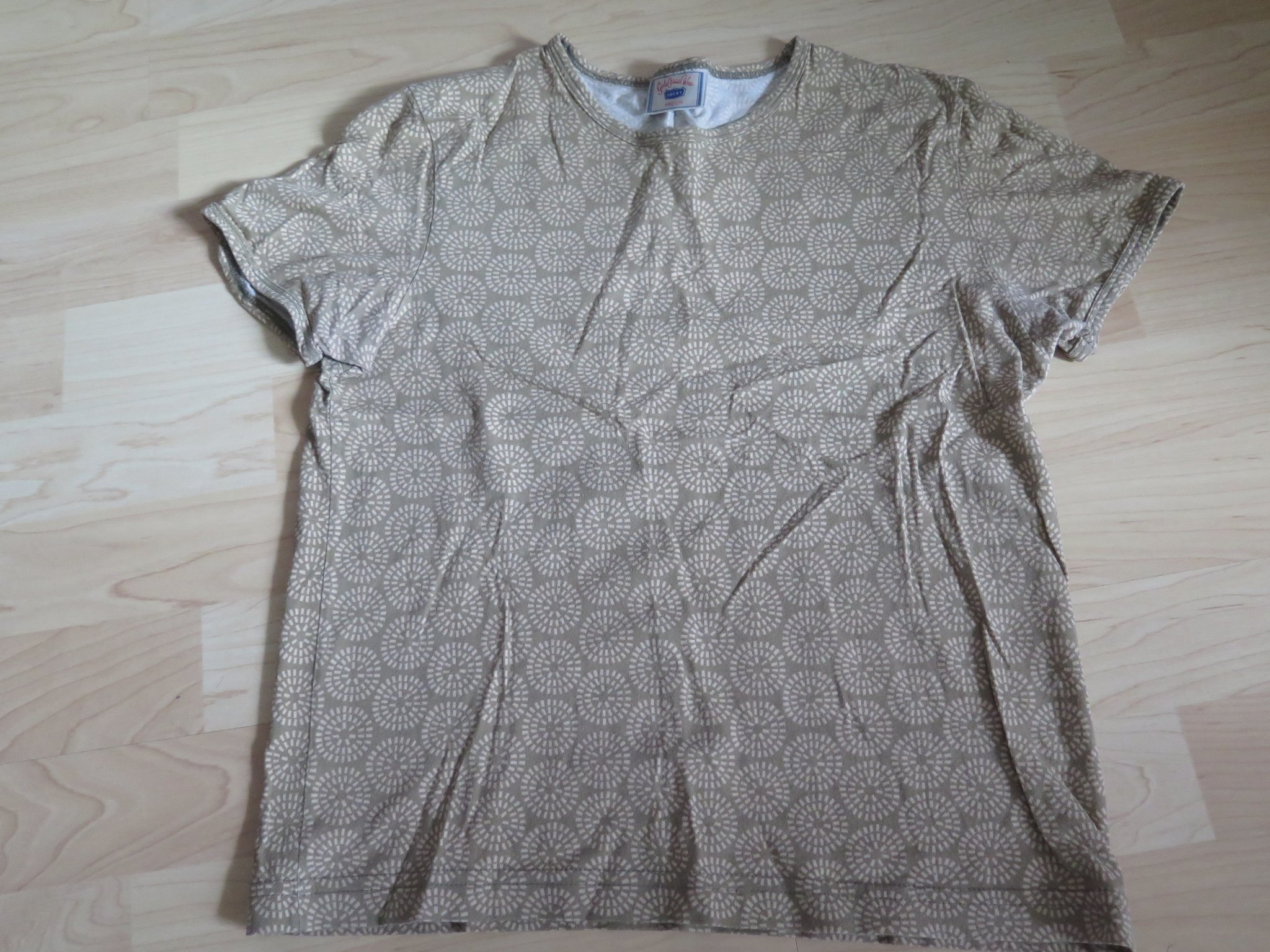 Rocky H&M figurnära T- shirt top små mönstrad. st Medium st 38