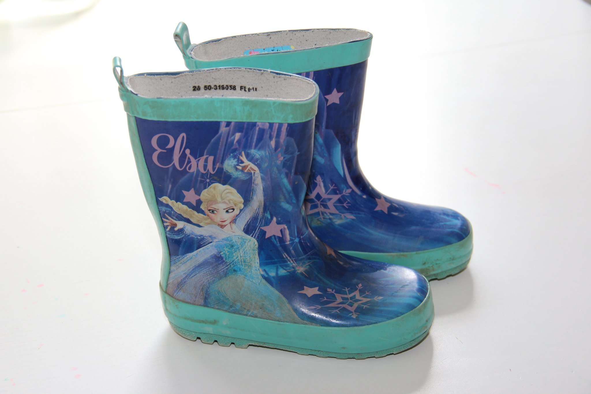 Stövlar med Elsa i stl 26 (359765679) ᐈ Köp på Tradera Stövlar med Elsa i stl 26 (359765679) ᐈ Köp på Tradera