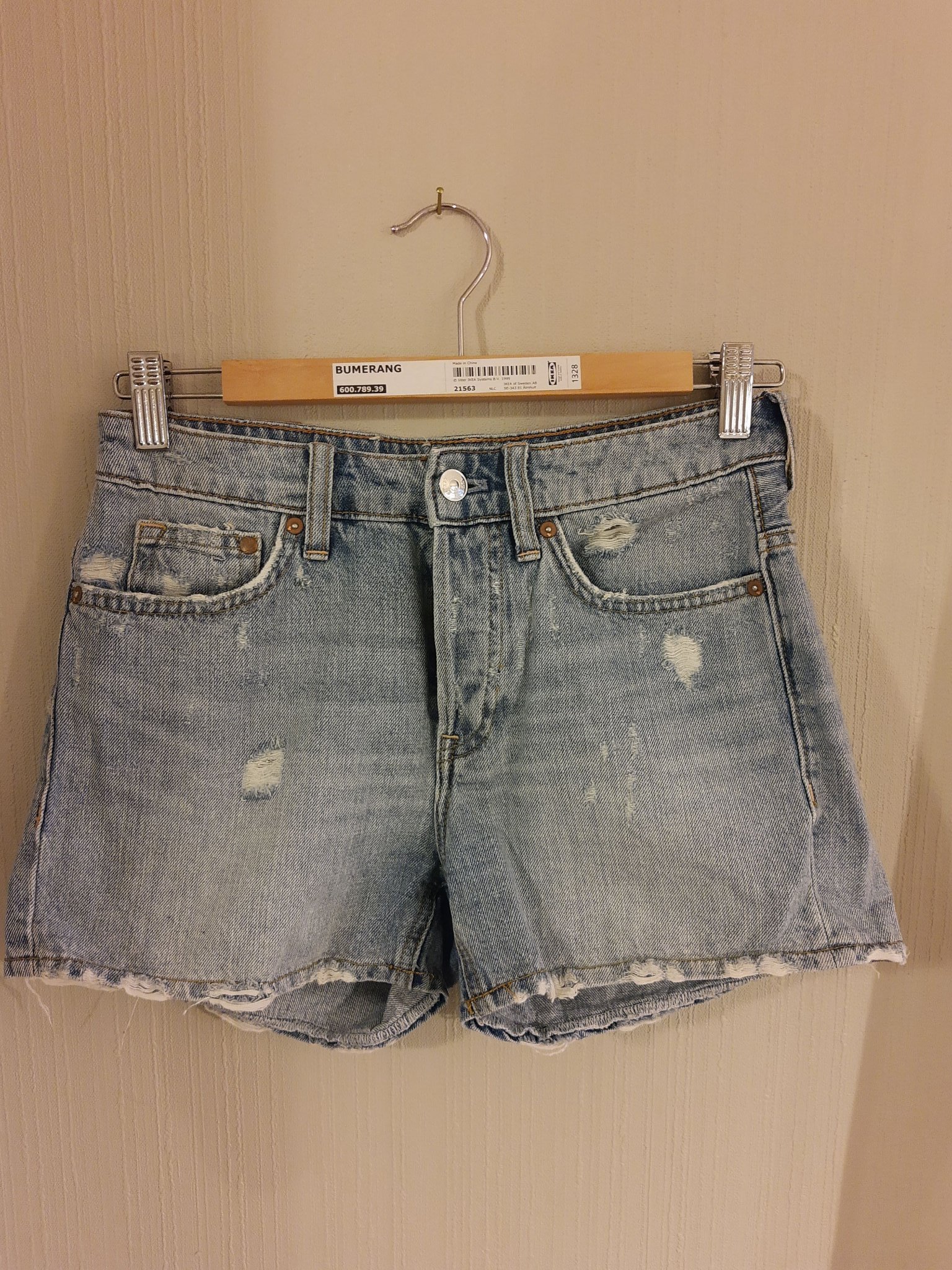 Jeansshorts från HM i storlek 34