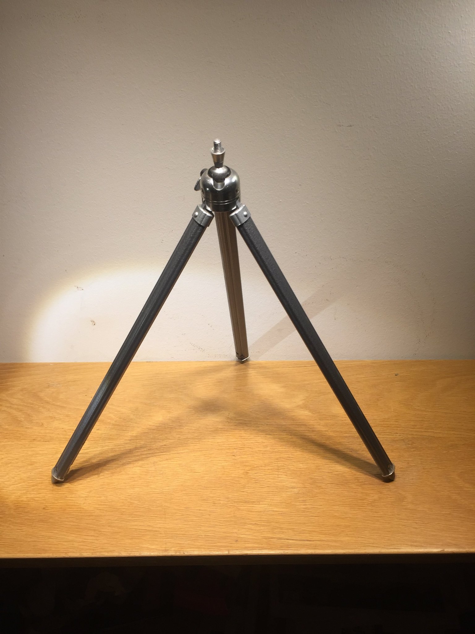 Kamerastativ kamera stativ (418609632) ᐈ Skrotgården på Tradera