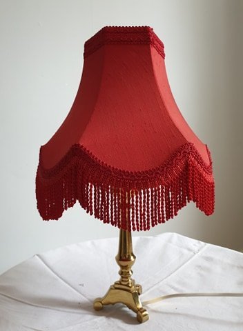 Gammal Fönsterlampa, bordslampa, lampa m.. (407134672) ᐈ RYRA Lampskärm, vinröd, 44 cm IKEA