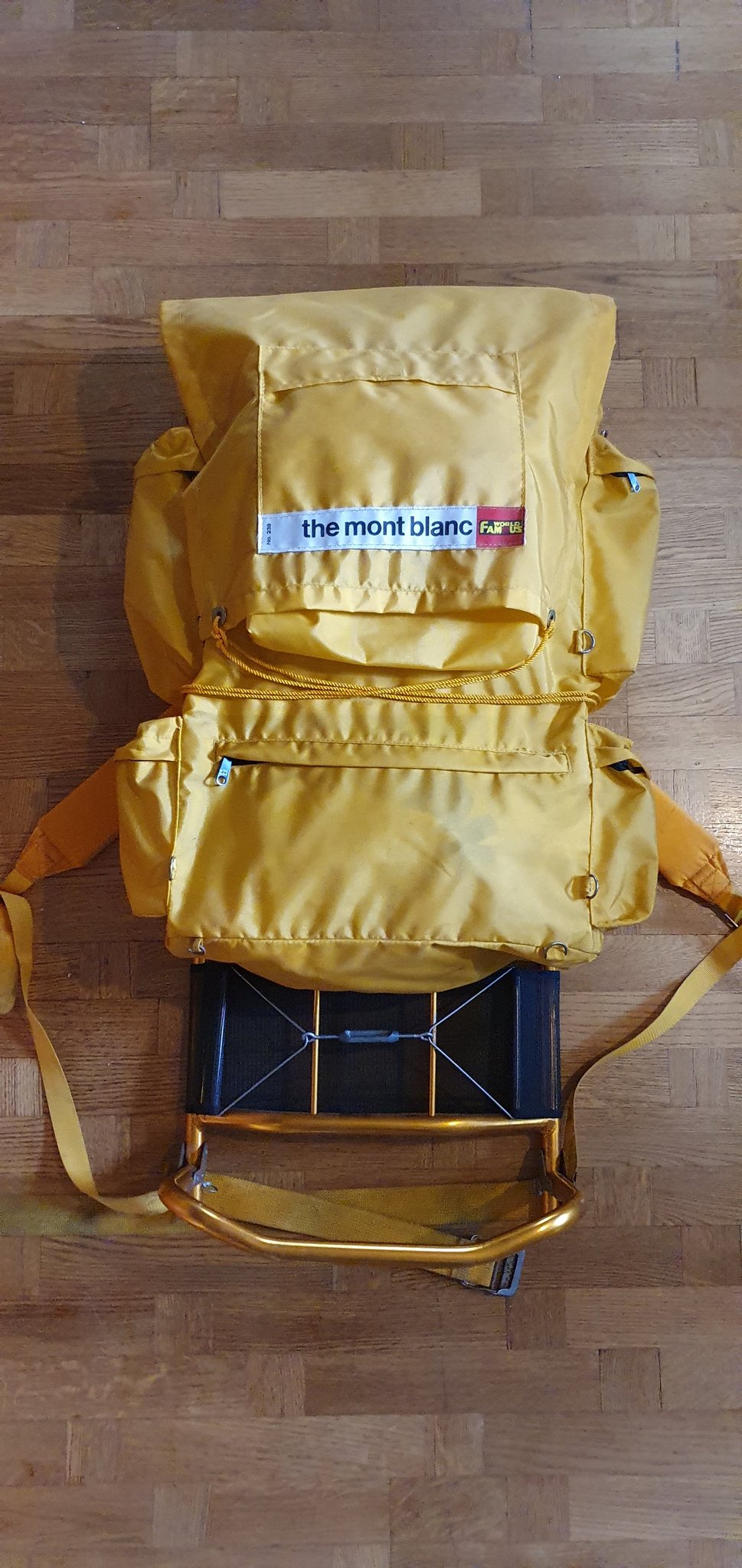 Vintage Stor Ryggsäck Mont Blanc Gul Lätt Praktisk Smart Många Fack Vandring