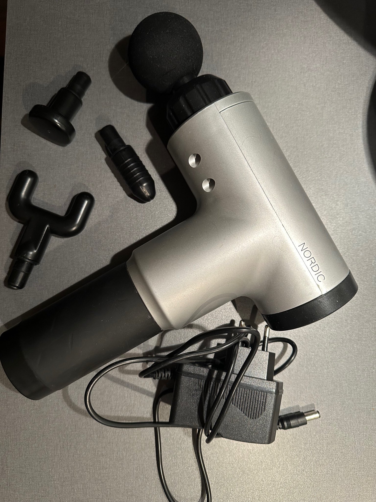 Se produkter som liknar Oanv nd massagepistol med 4 t p Tradera