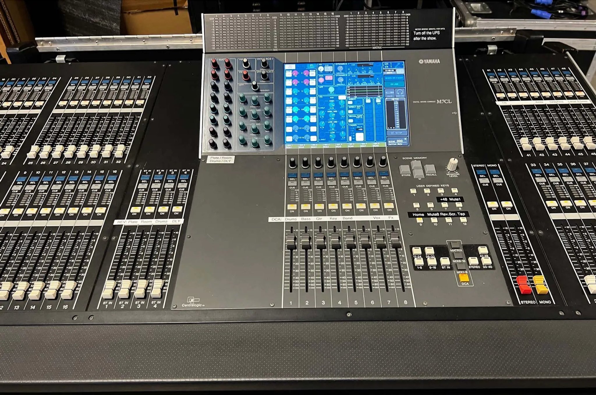 Yamaha M7cl 48es mixerbord med 3x SB168 Köp på Tradera (570296790)