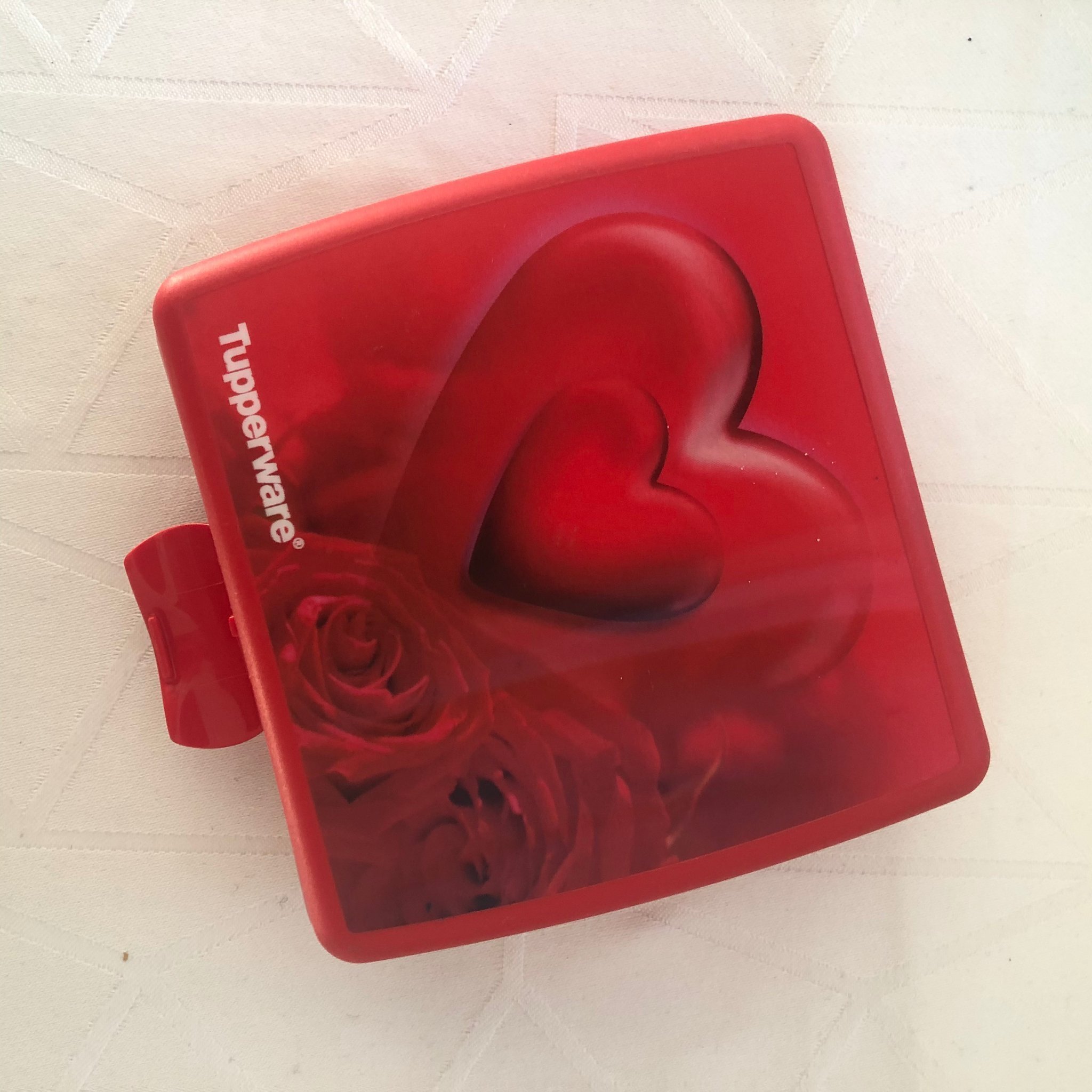 Tupperware förvaring m sött hjärta.