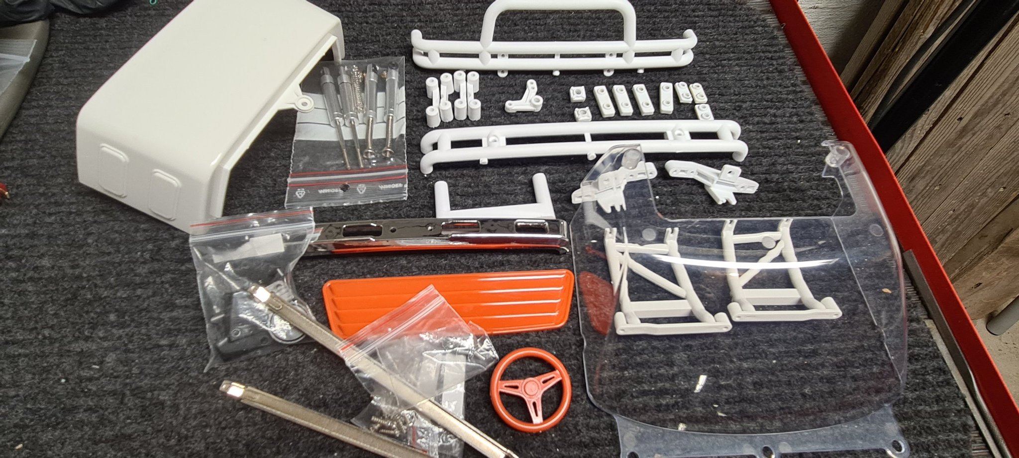 Överblivna delar frn HG P407 alias Tamiya Toyot.. Köp på Tradera