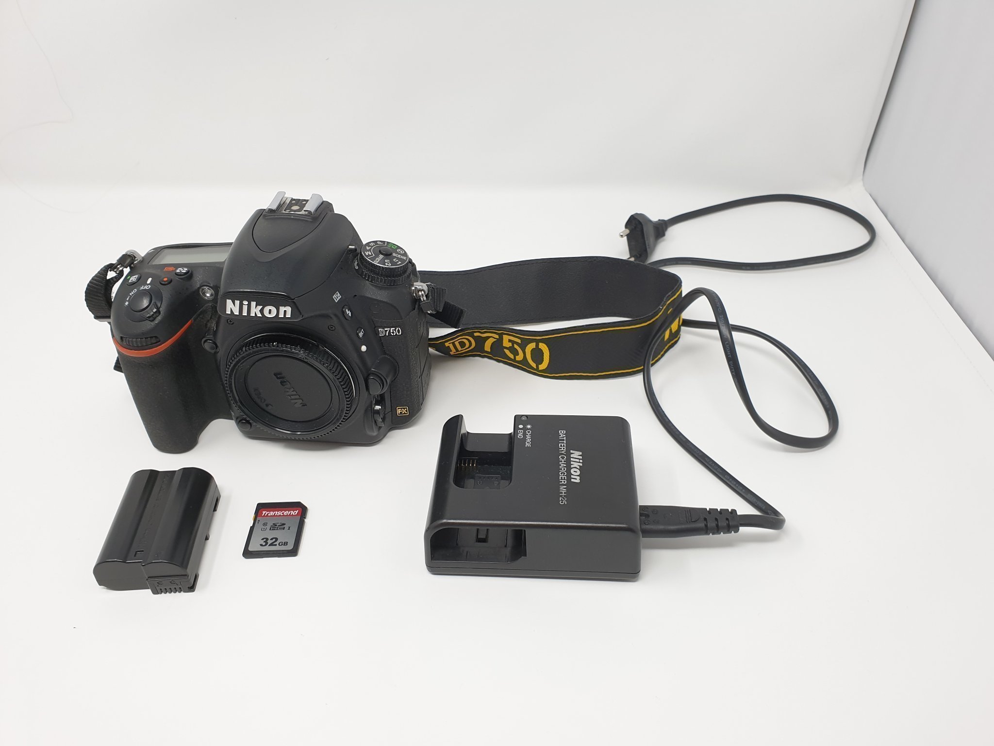 Nikon D750 Body ERR Defekt (368439661) ᐈ Köp på Tradera
