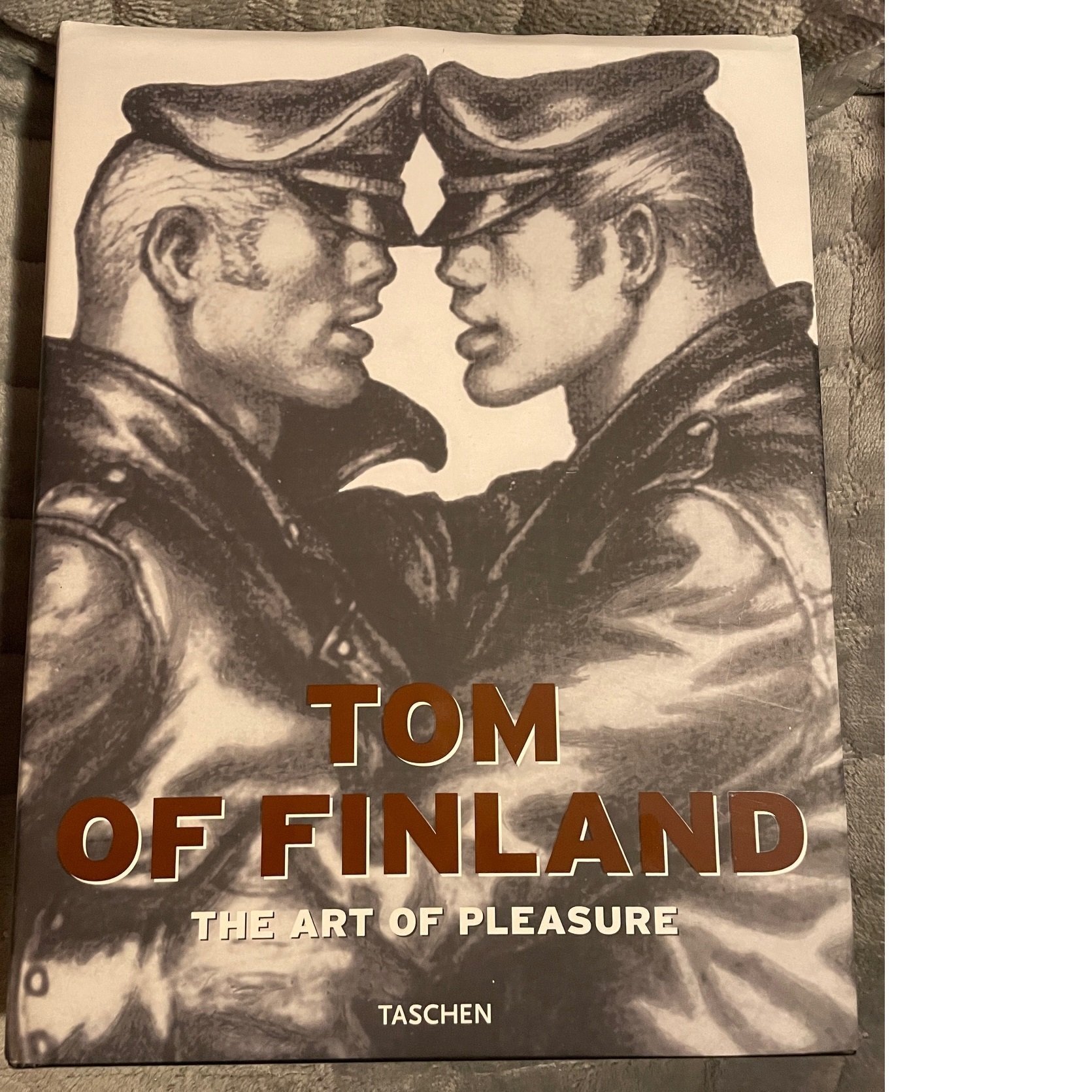 洋書 TOM OF FINLAND: THE ART OF PLEASURE The Art of Pleasure - Tom of Finland Comic book hc by Tom of