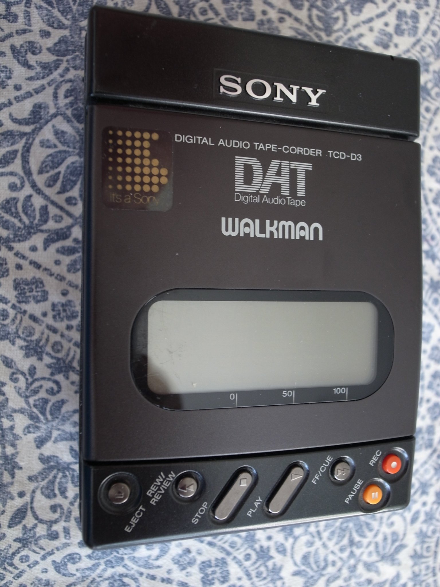 ポータブルプレーヤー SONY Audio Tape-Corder TCD-D3 Sony TCD-D3 Portable Digital Audio Tape (DAT) Recorder/Player
